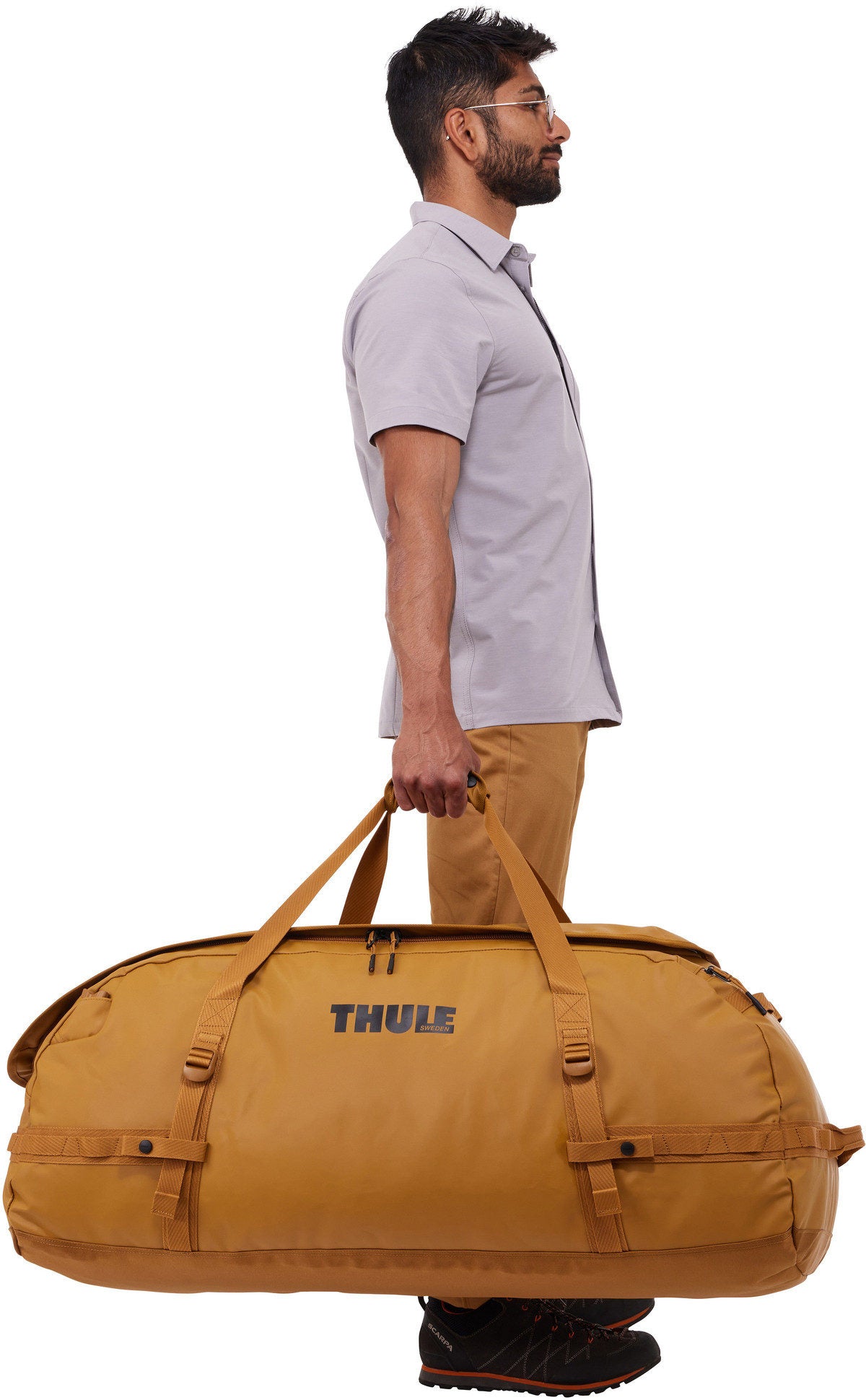 Thule Chasm 130L Golden Brown Dufflebag – Vue Silhouette