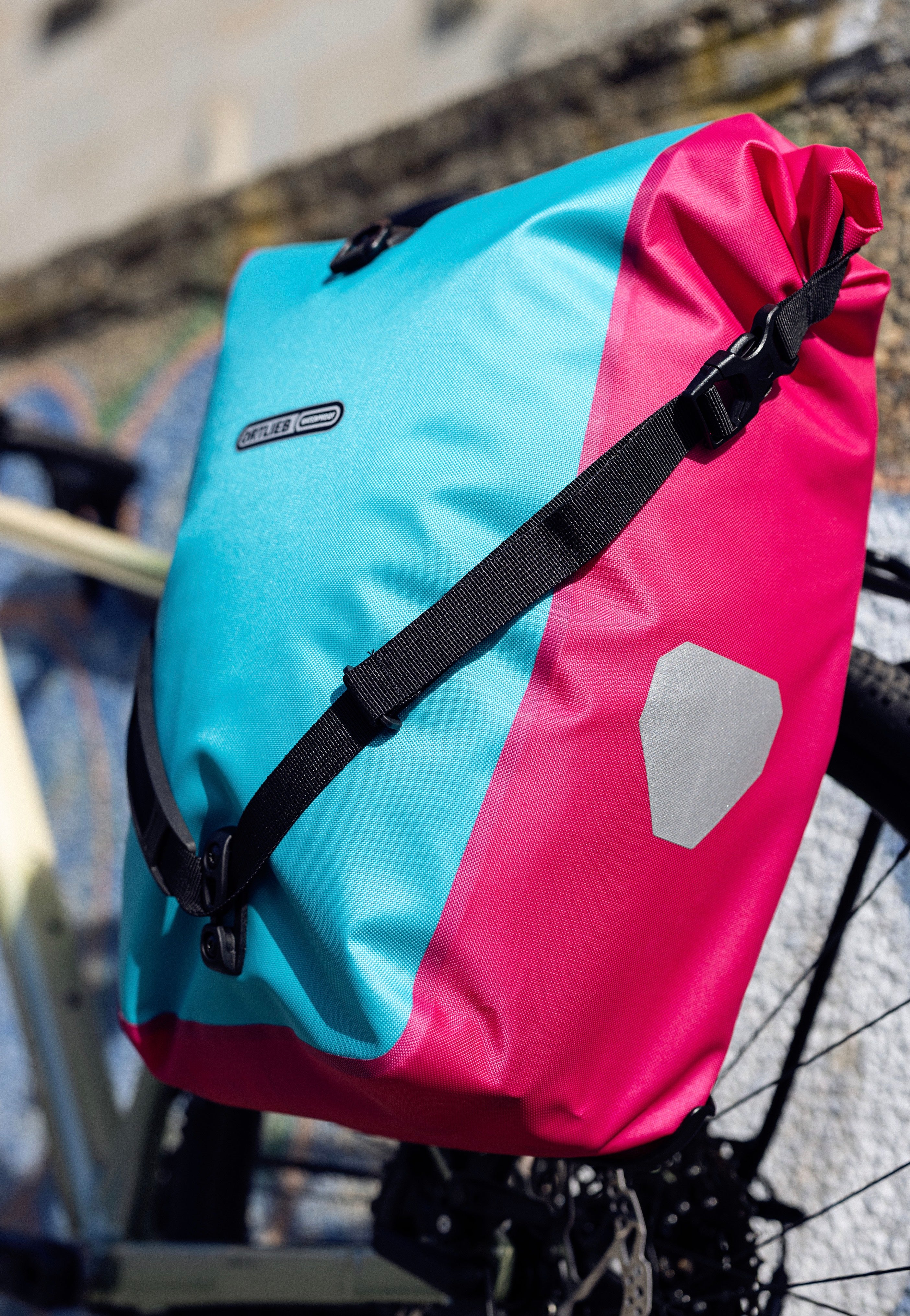 ORTLIEB Back-Roller Cyber QL2.1 Cyber Blue/Pink Bike Bag
