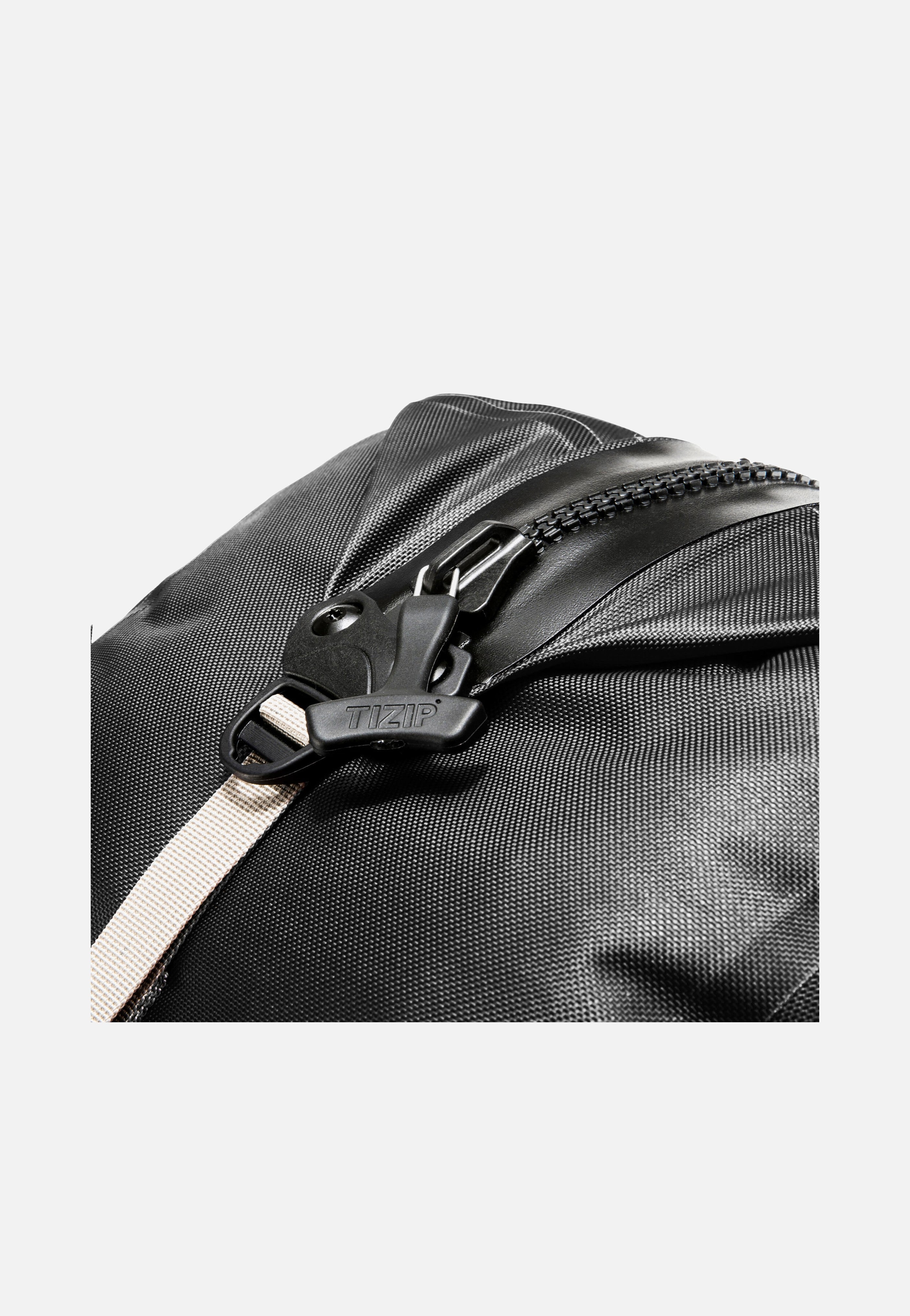 ORTLIEB - Atrack 35L Schwarz - Travel Backpack | Neutral-Image