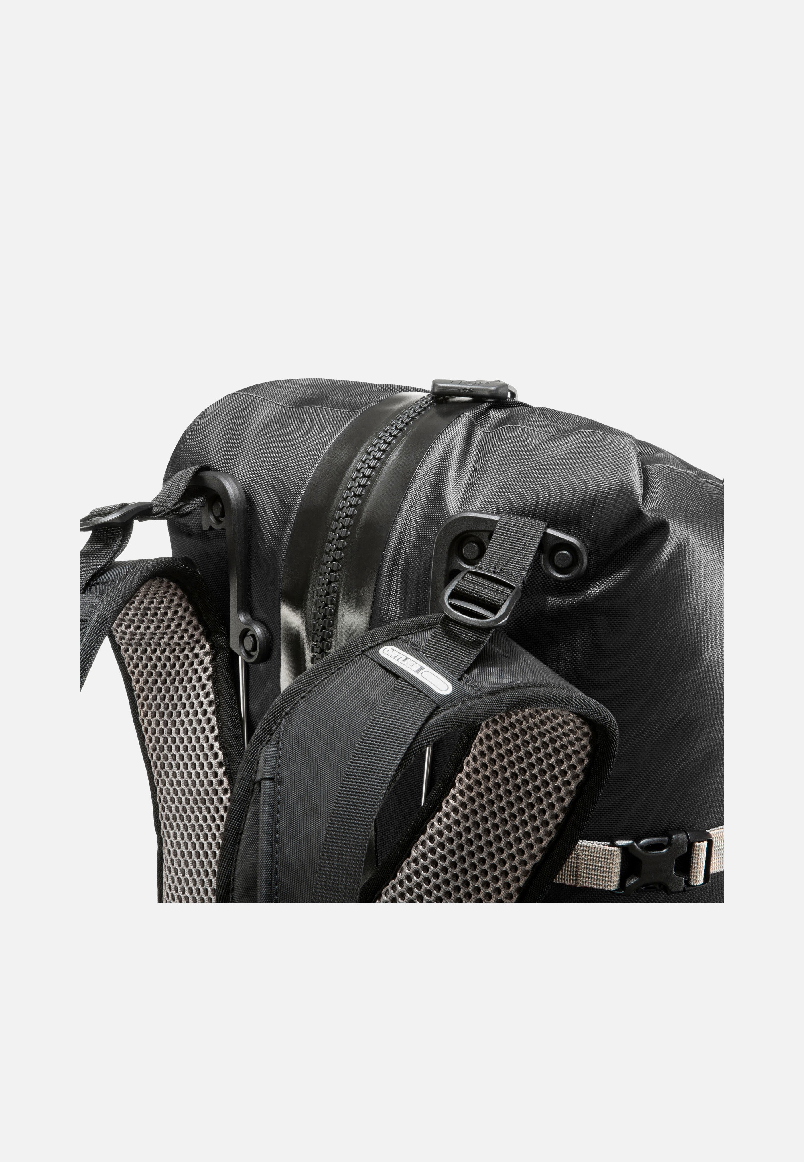 ORTLIEB - Atrack 35L Schwarz - Travel Backpack | Neutral-Image