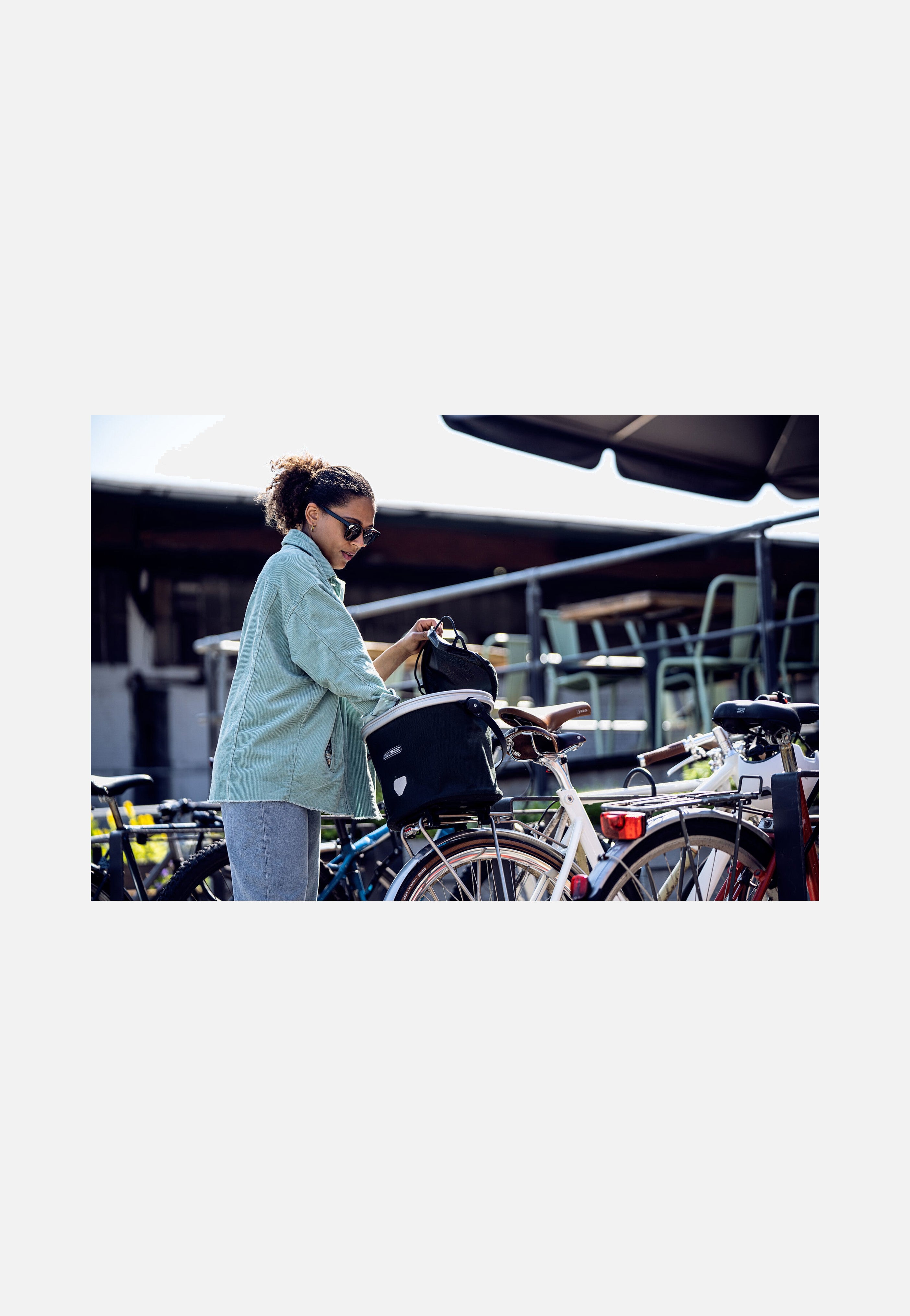 ORTLIEB - Up-Town Rack Urban Ink - Bike Basket | Neutral-Image