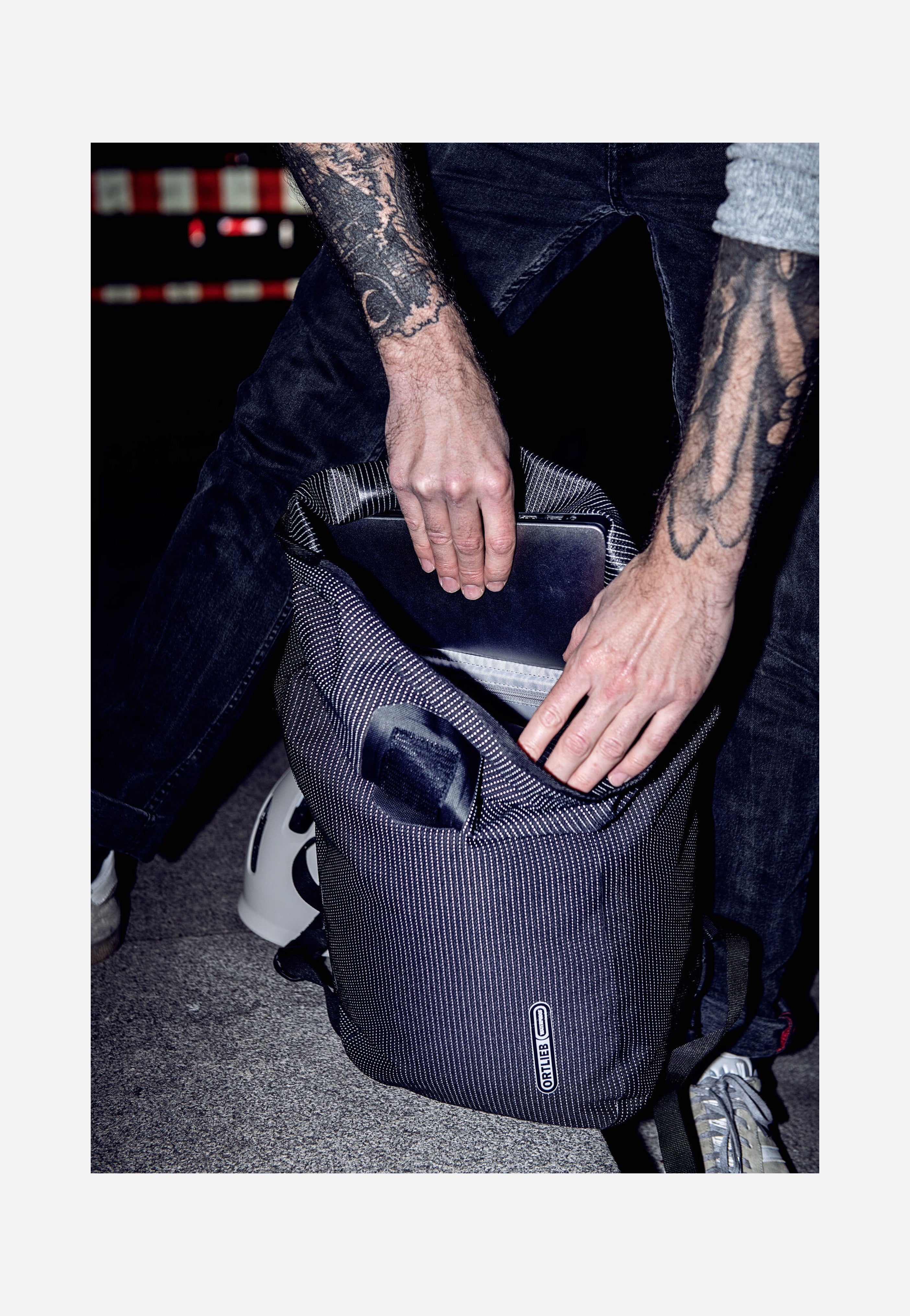 ORTLIEB - Velocity High Visibility Schwarz Reflex - Rolltop Backpack | Neutral-Image