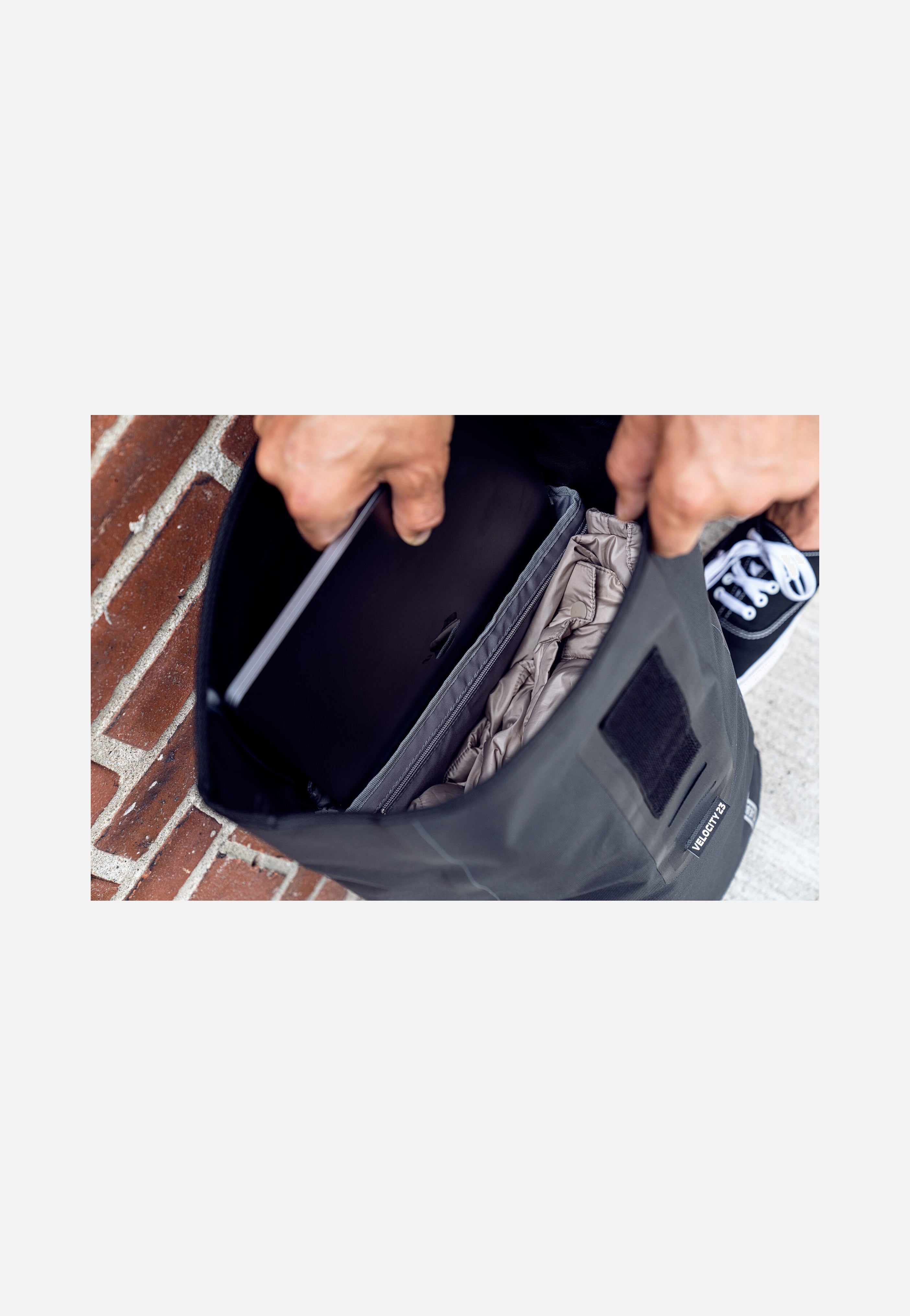 ORTLIEB - Velocity PS 23L Schwarz - Rolltop Backpack | Neutral-Image