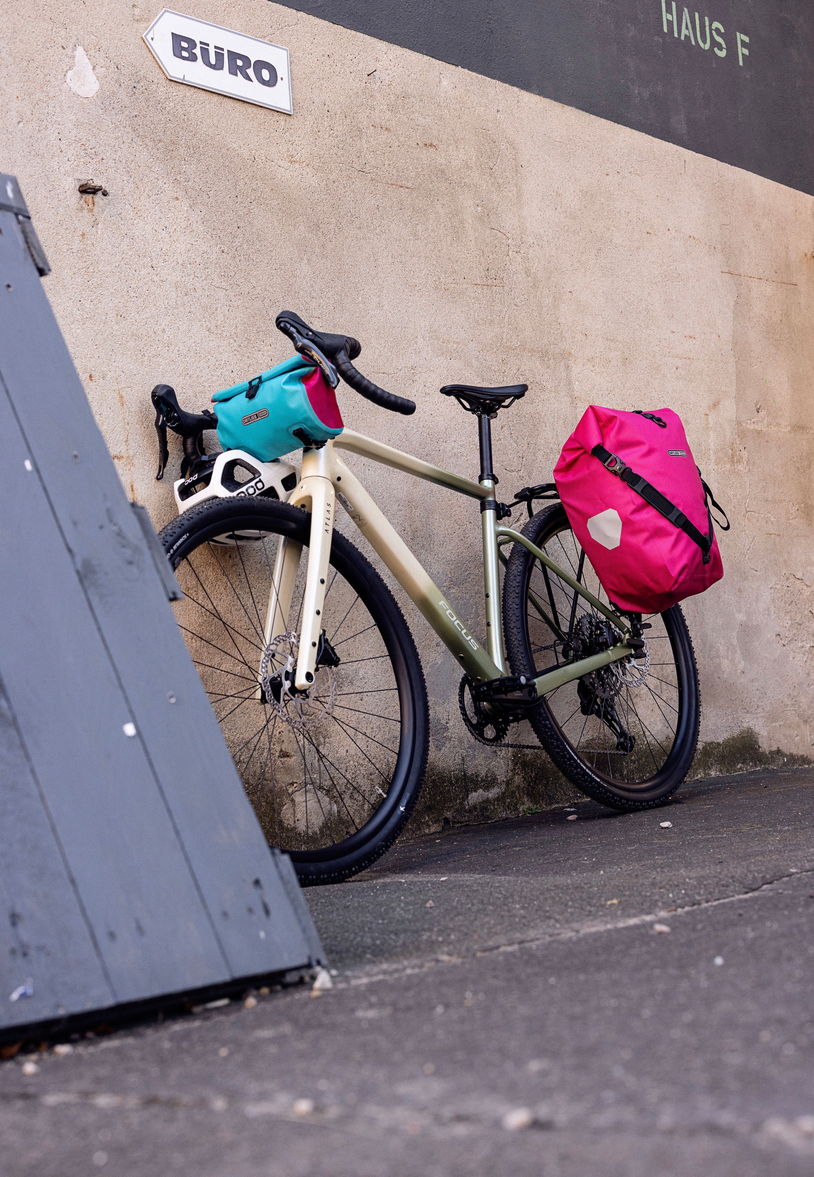 ORTLIEB Back-Roller Cyber QL2.1 Cyber Pink Bike Bag