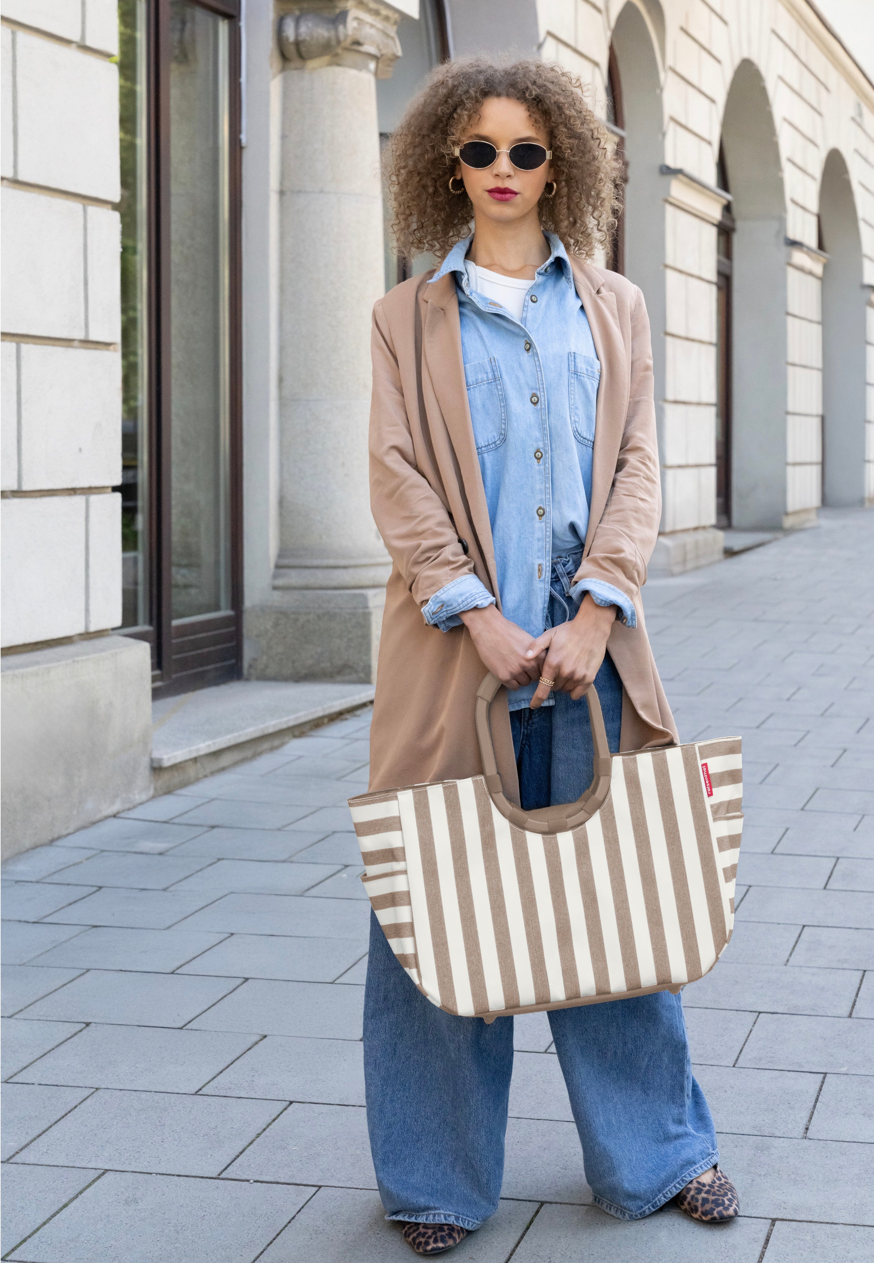 reisenthel - Loopshopper M Summerstripes Coffee - Shopping Basket | Neutral-Image