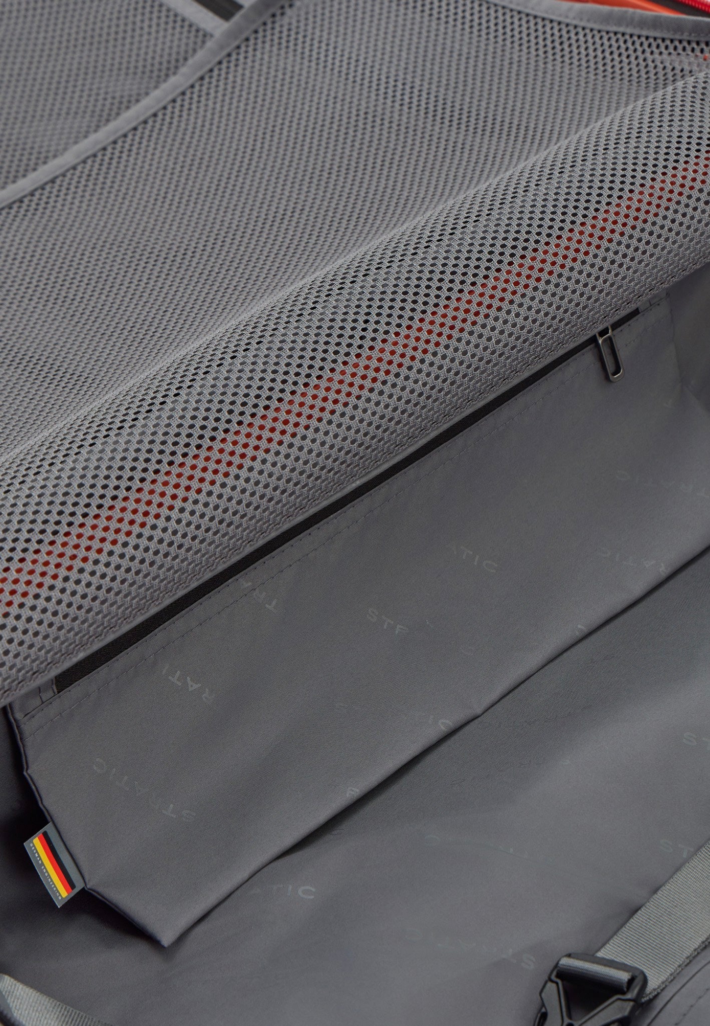 Stratic Buzz Trolley S Rosso/Clay Suitcase