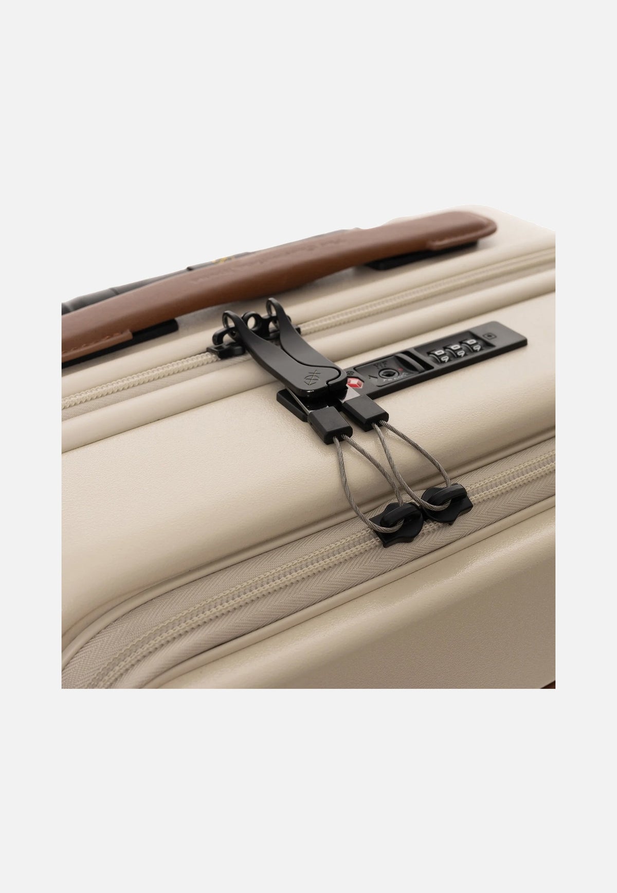 The Chesterfield Brand Zuna Cabin+ Sandy Beach Suitcase