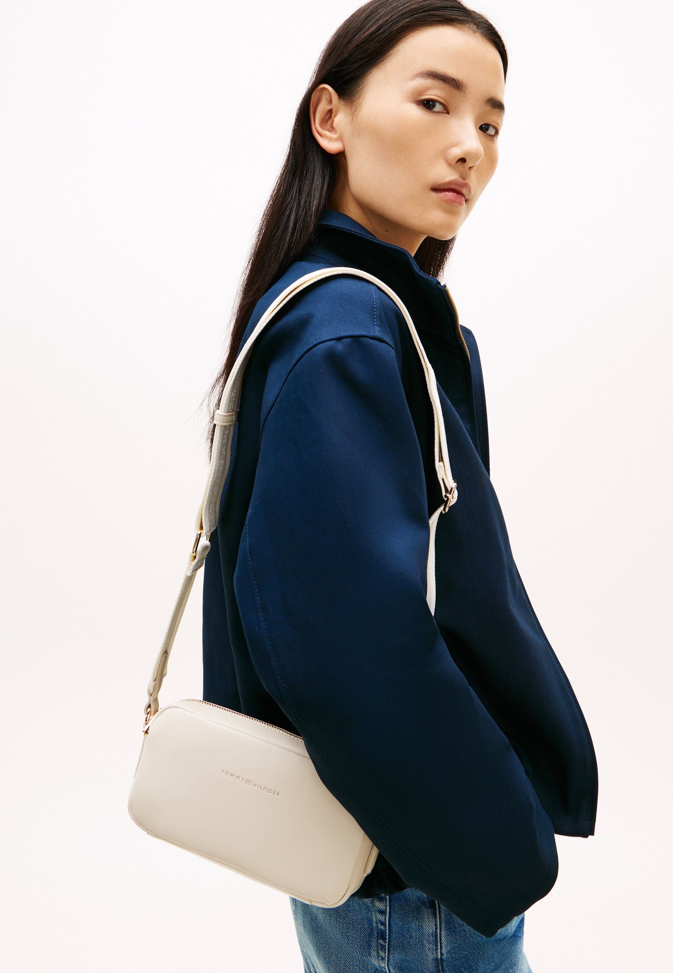 Tommy Hilfiger TH Essential Camera Soft Cream Crossbody Bag
