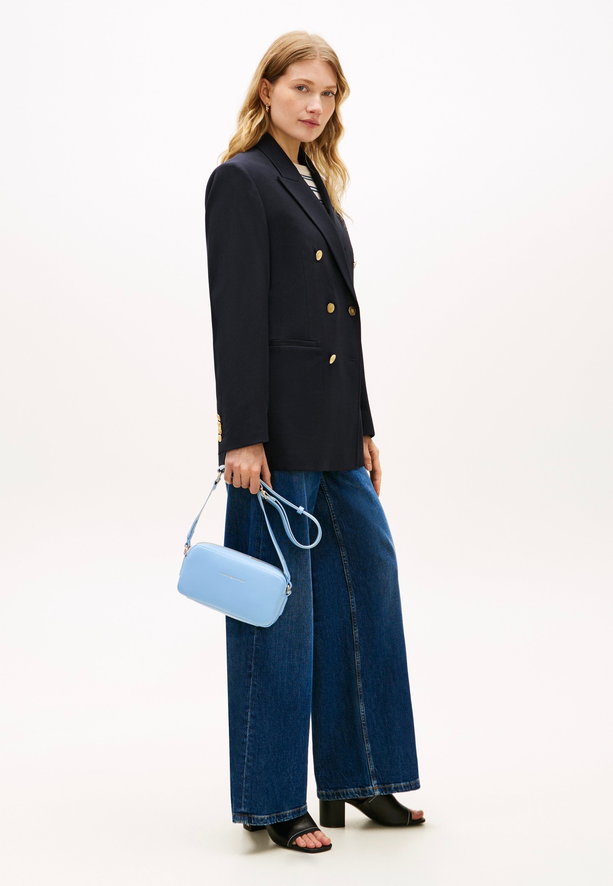 Tommy Hilfiger TH Essential Camera Well Water Crossbody Bag