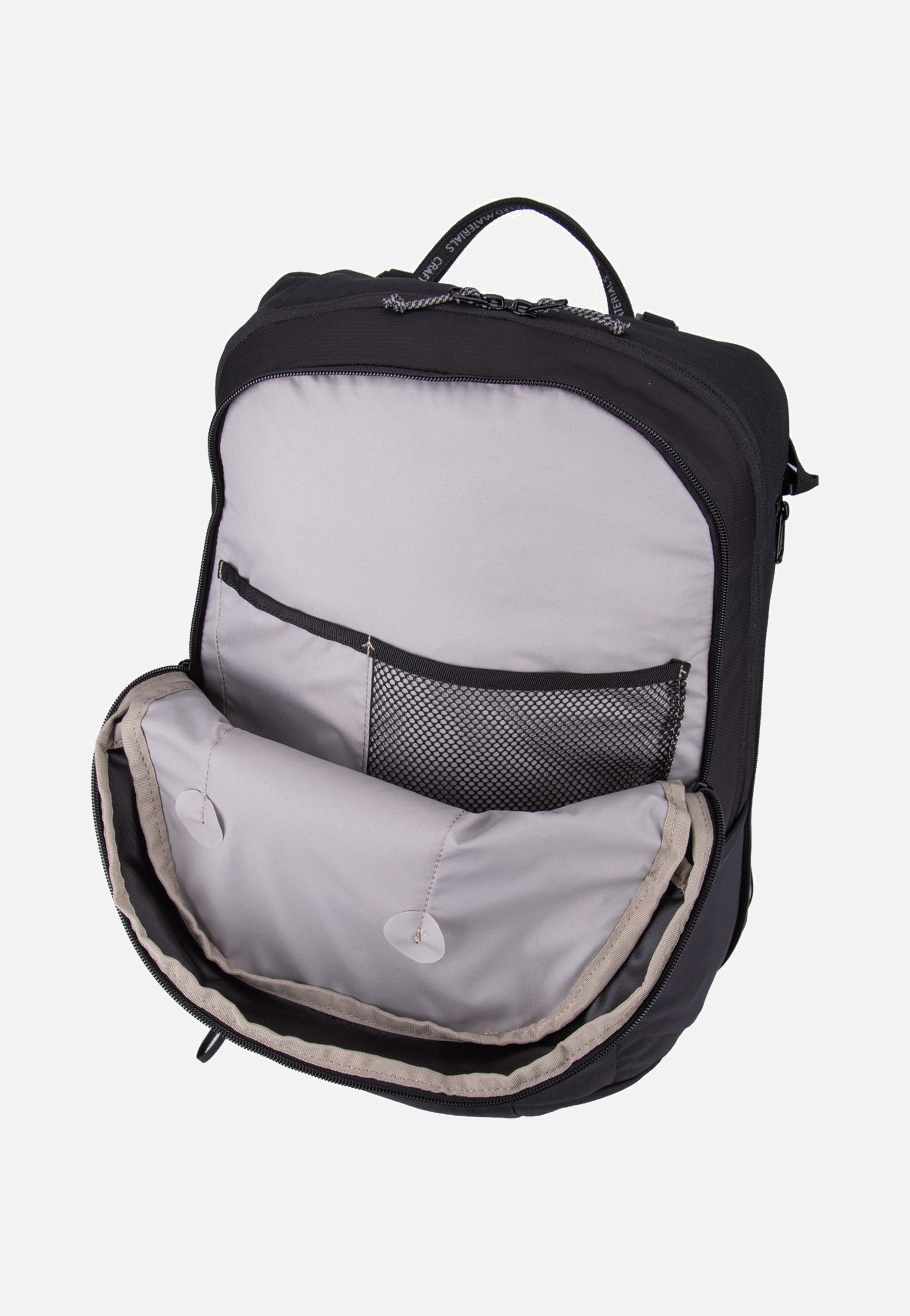 Vaude Women's Wizard 22+4 Black Hiking Backpack