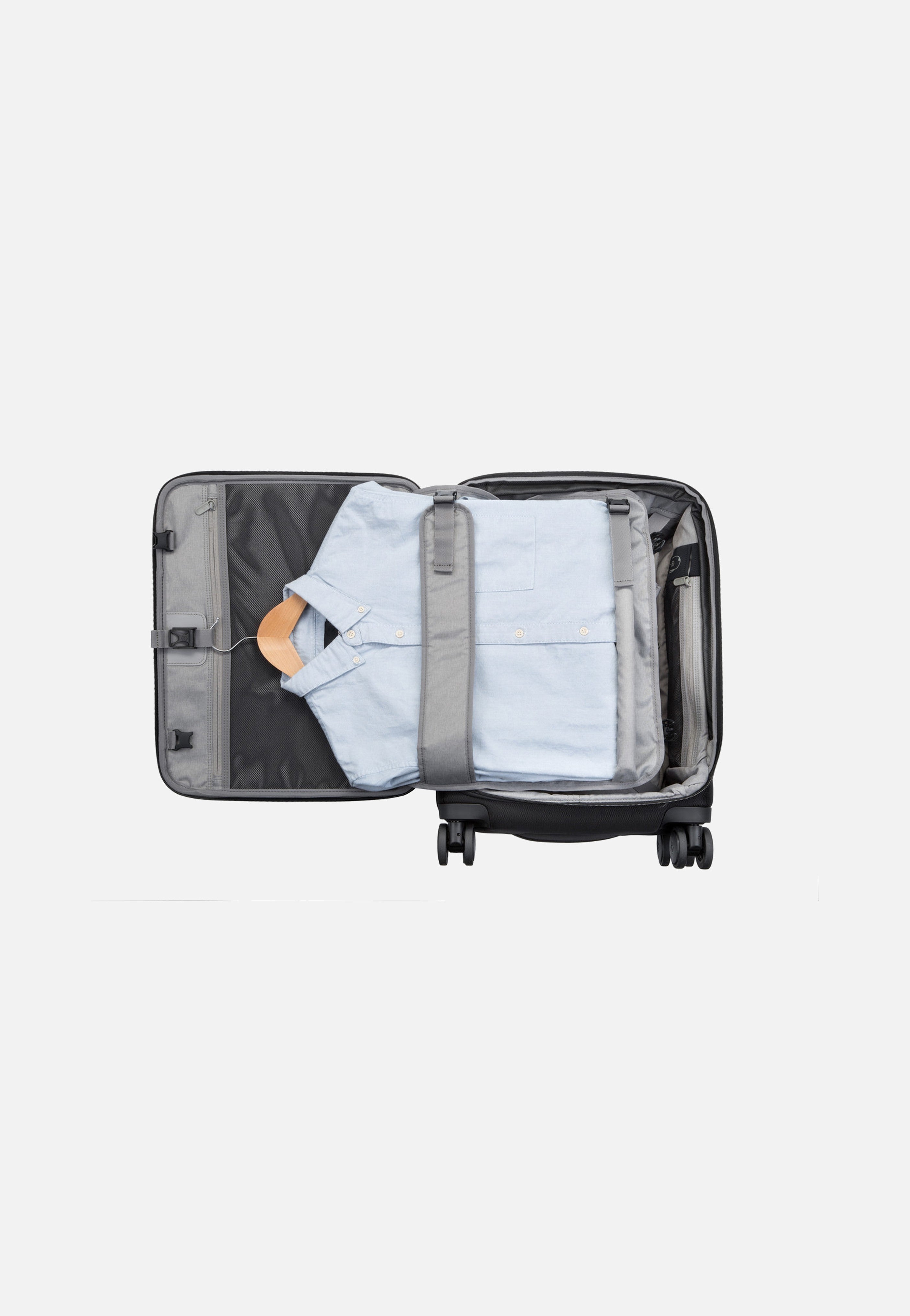 Victorinox - Werks Traveler 6 Global Carry-On Black - Suitcase | Neutral-Image