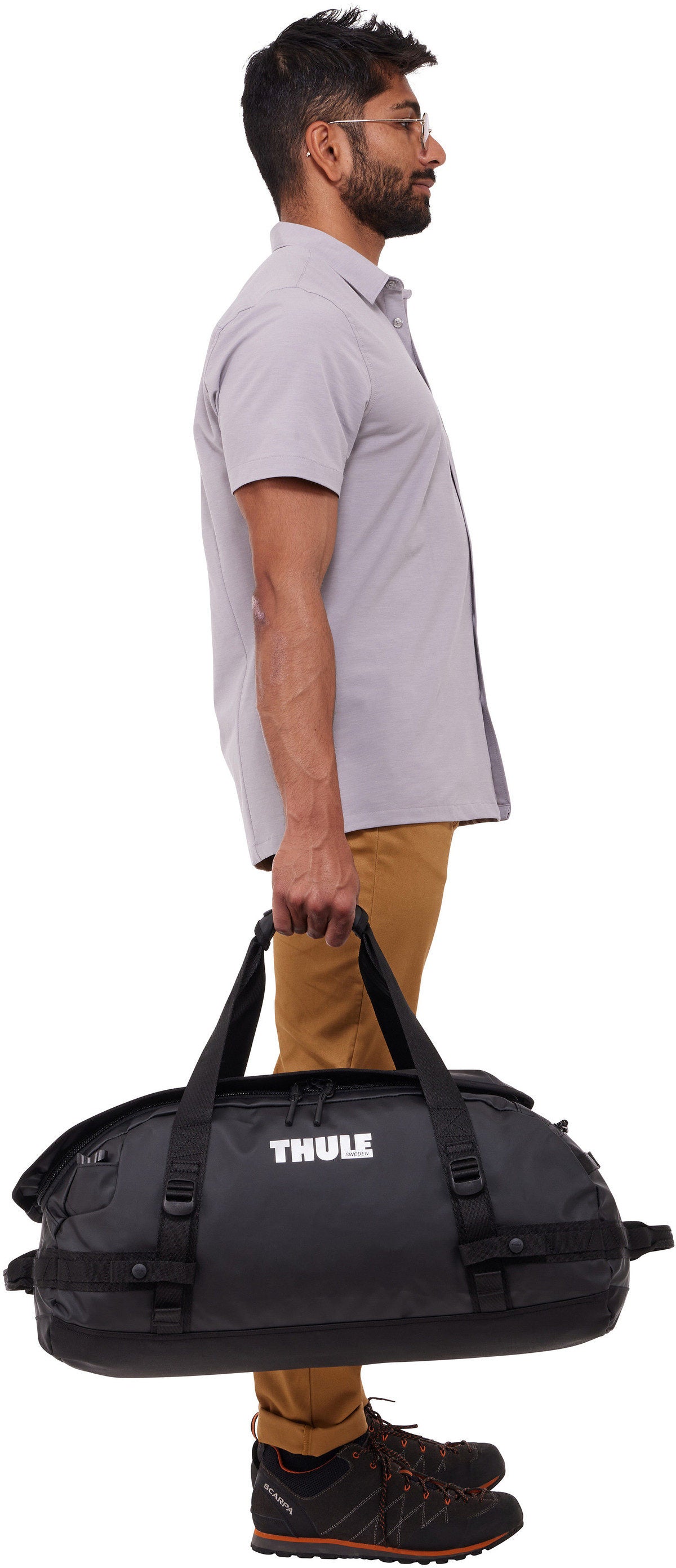 Thule Chasm 40L Black Dufflebag – Vista Silhouette