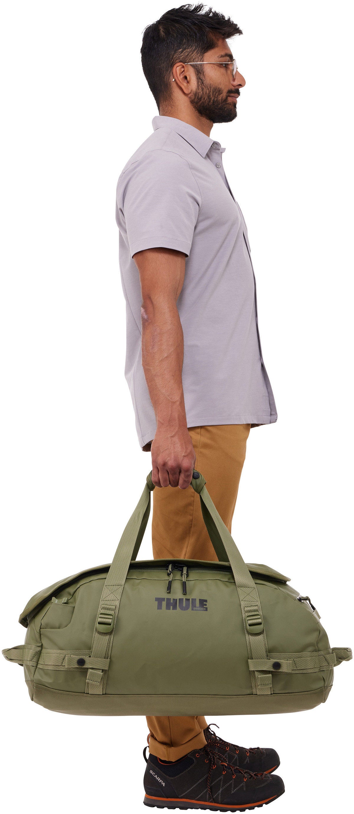 Thule Chasm 40L Olivine Dufflebag – Silhouette View