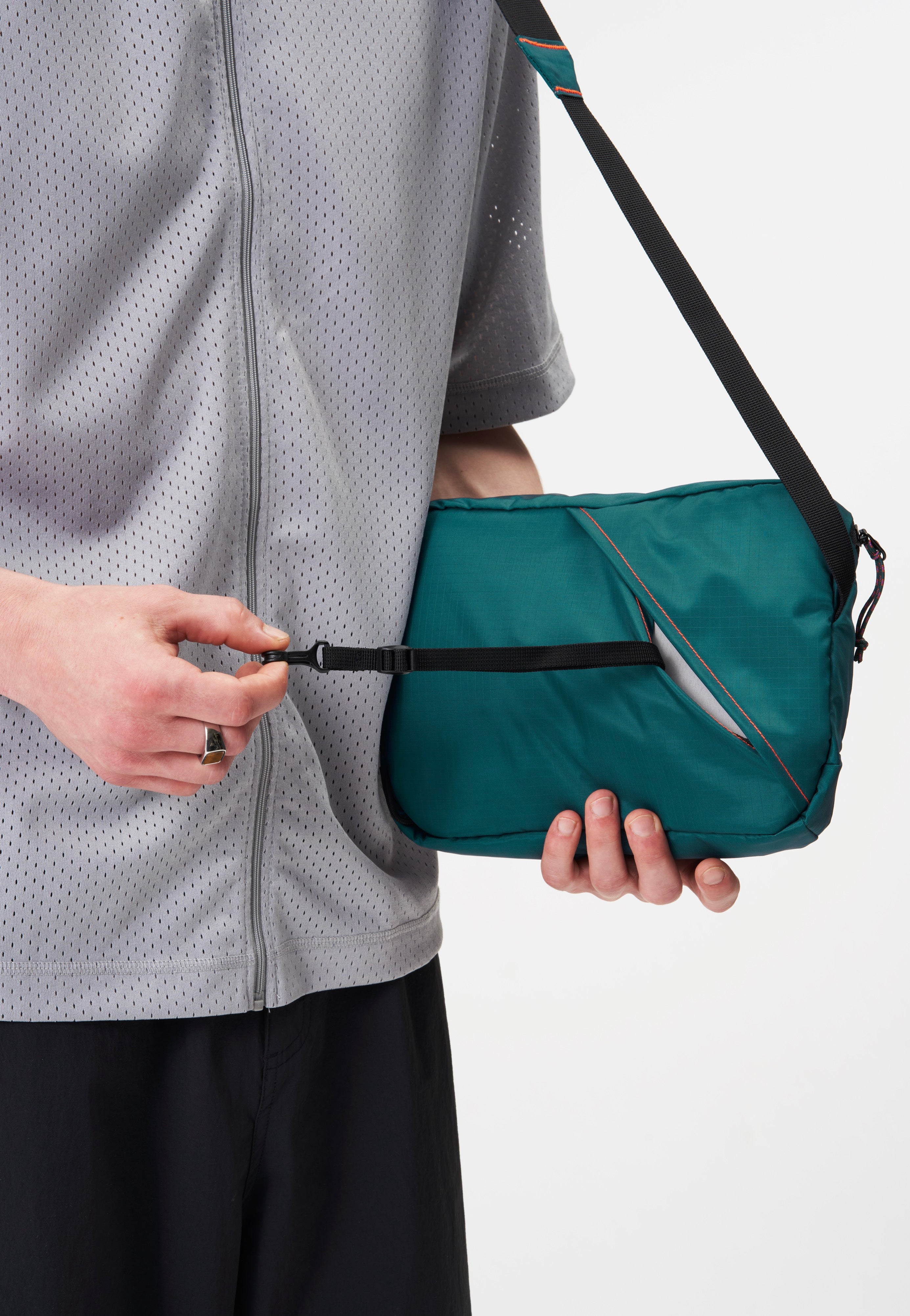 AEVOR Sacoche Bag Ripstop Evergreen Crossbody Bag