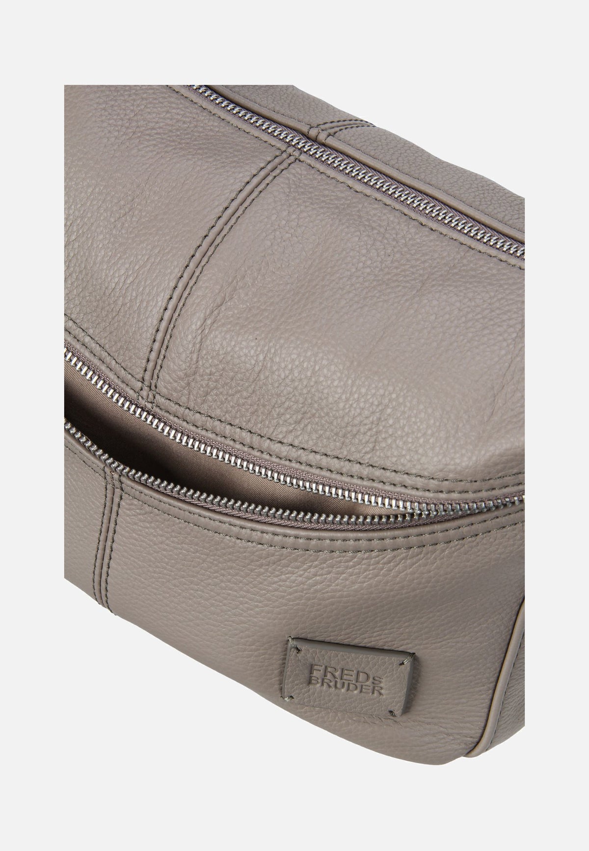 Fredsbruder Feeling Good 109-3628 Warm Grey Hobo Bag