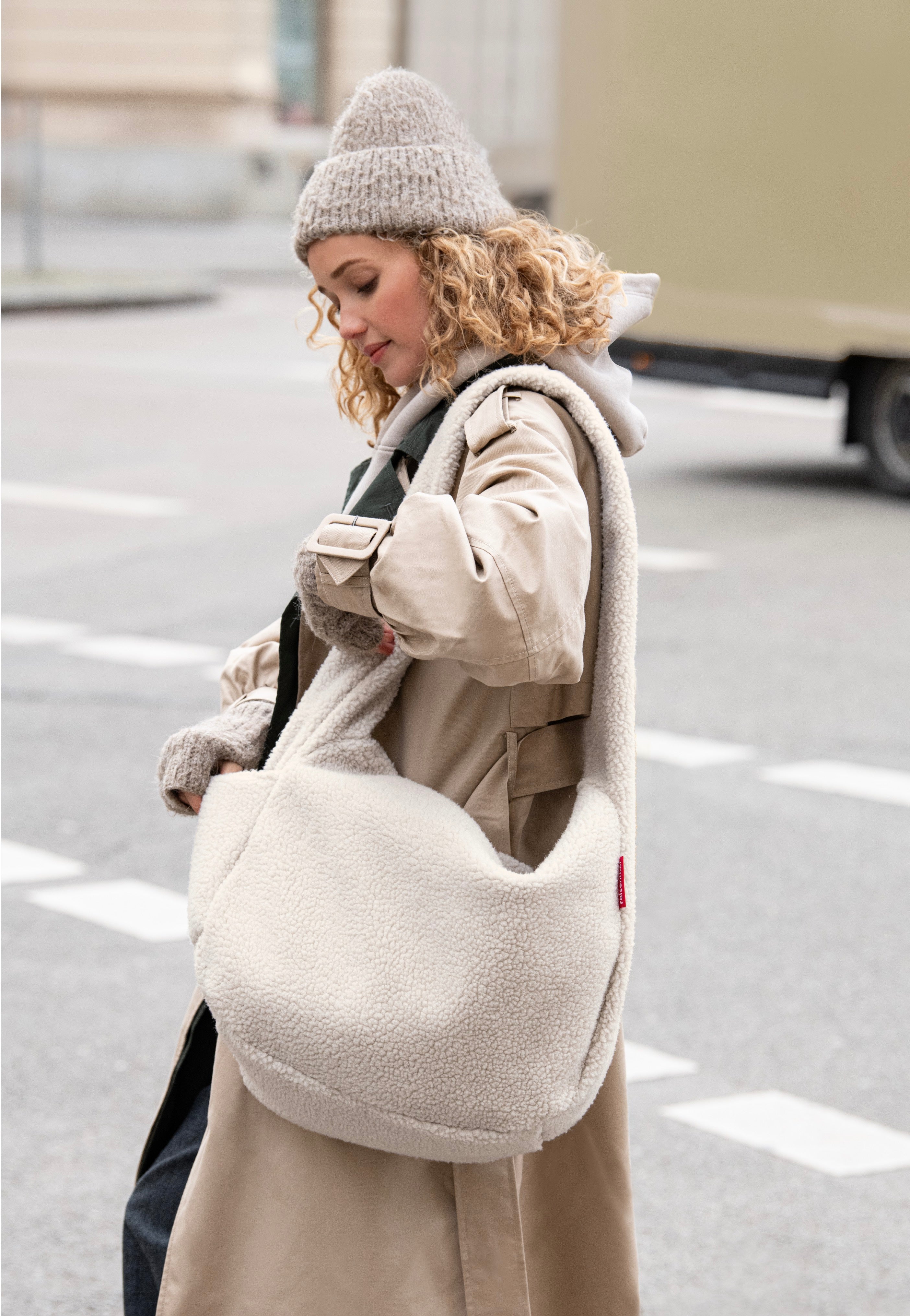 reisenthel - Moonbag Teddy Sand - Hobo Bag | Neutral-Image