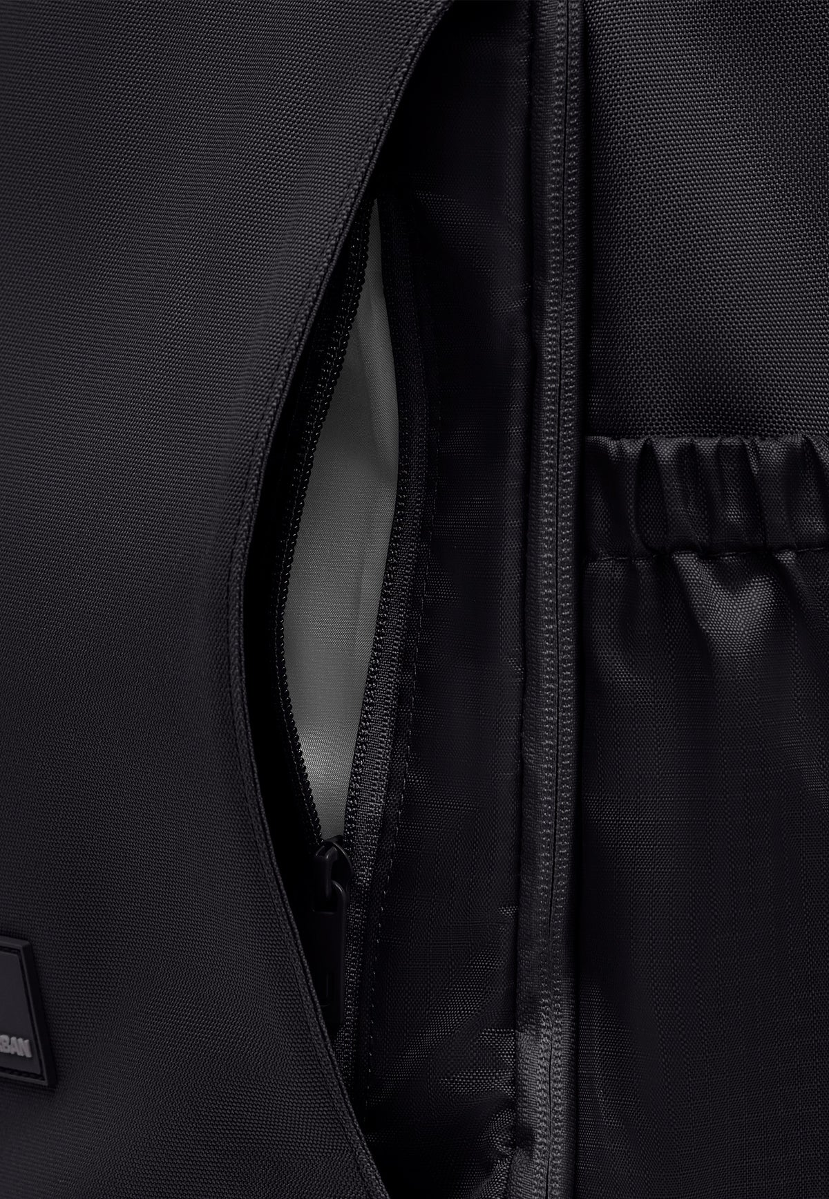 Johnny Urban Kian Medium Black Zaino