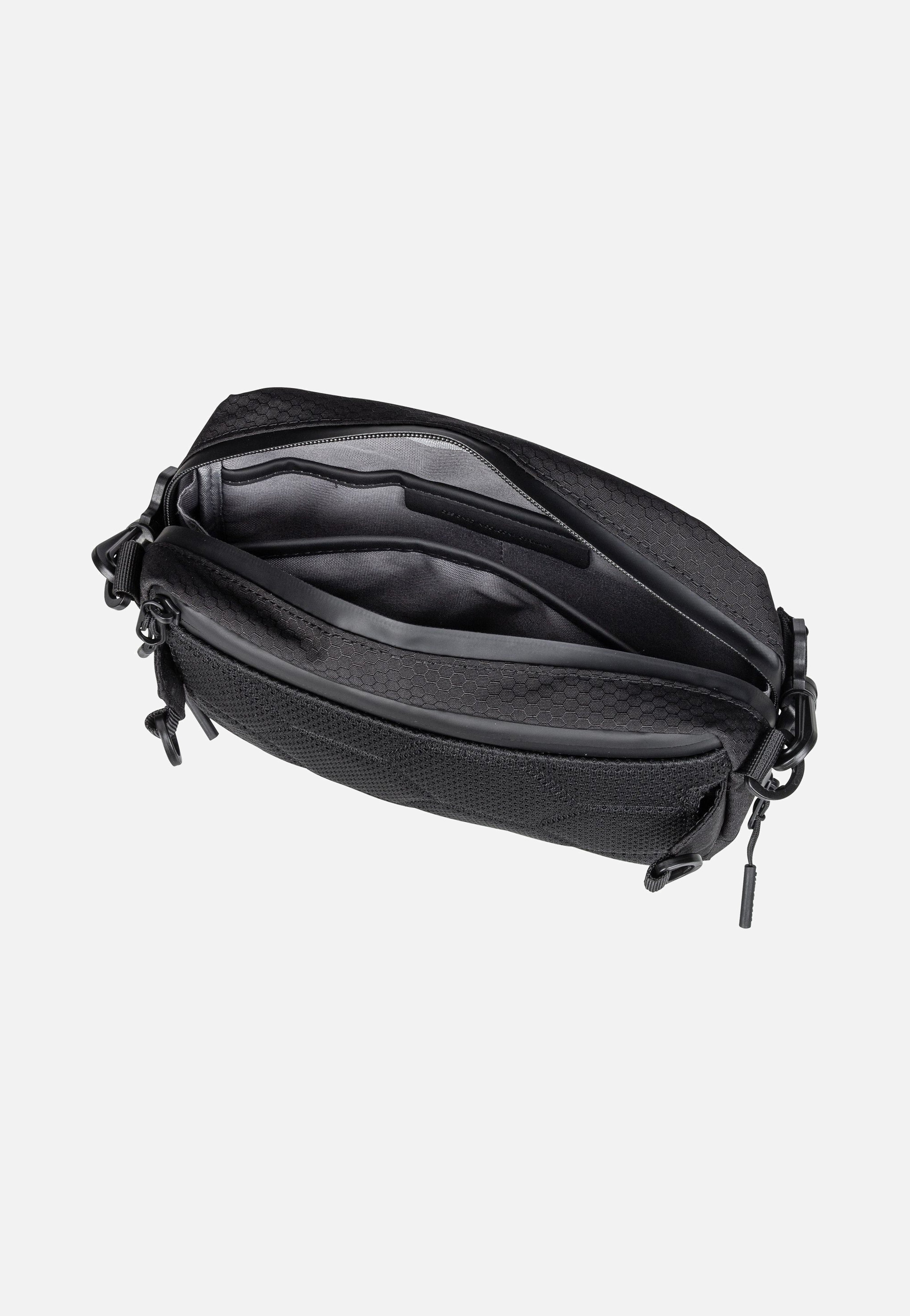 Kapten & Son - Banff Chestbag All Black - Crossbody Bag | Neutral-Image