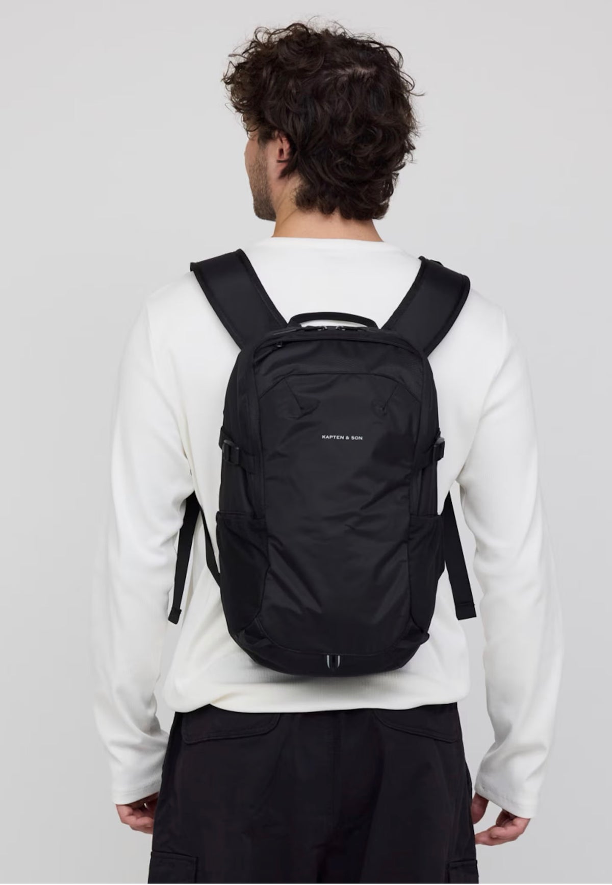 Kapten & Son Are Daypack Light All Black Zaino