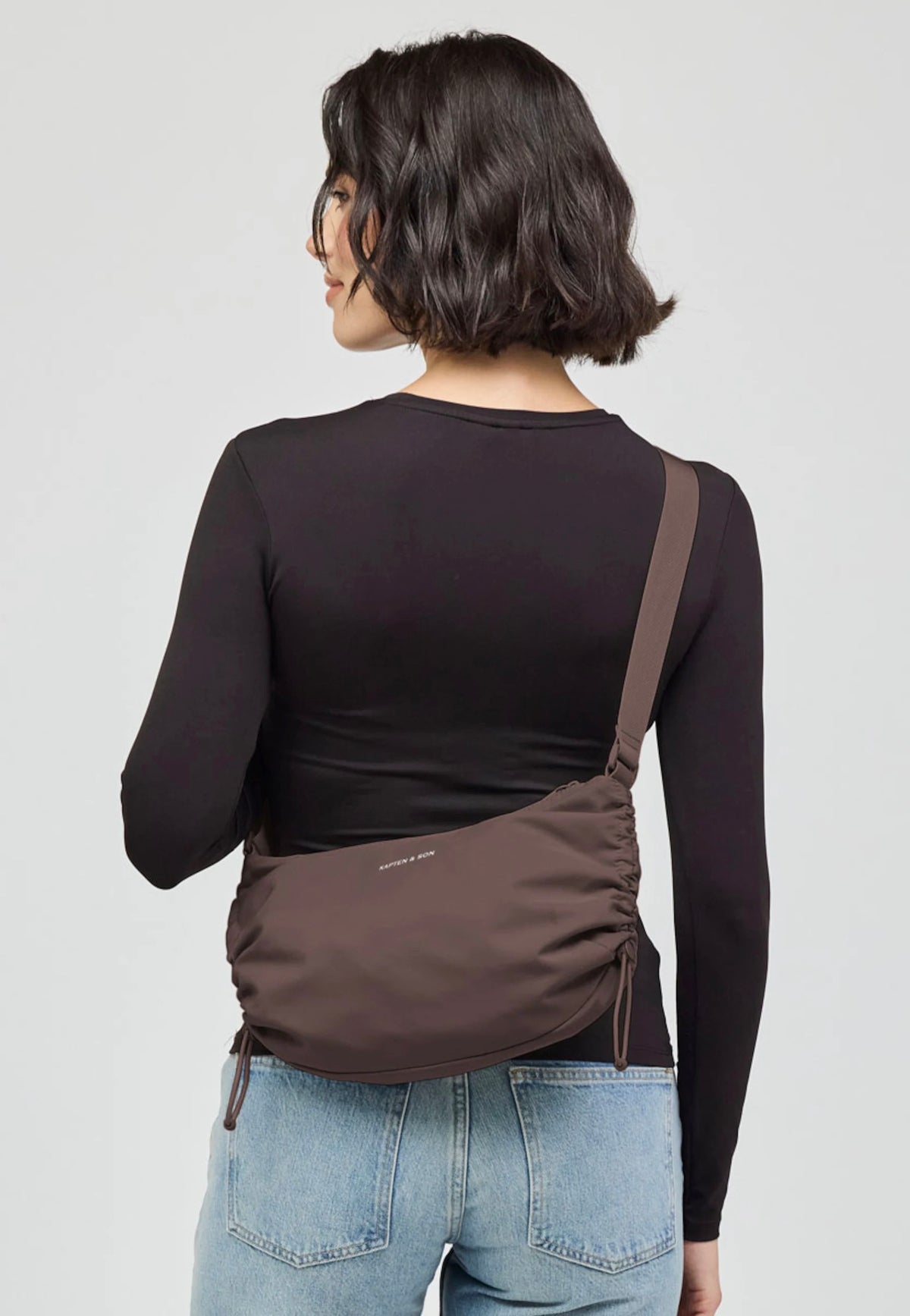 Kapten & Son Skara Small Chocolate Brown Bolso bandolera