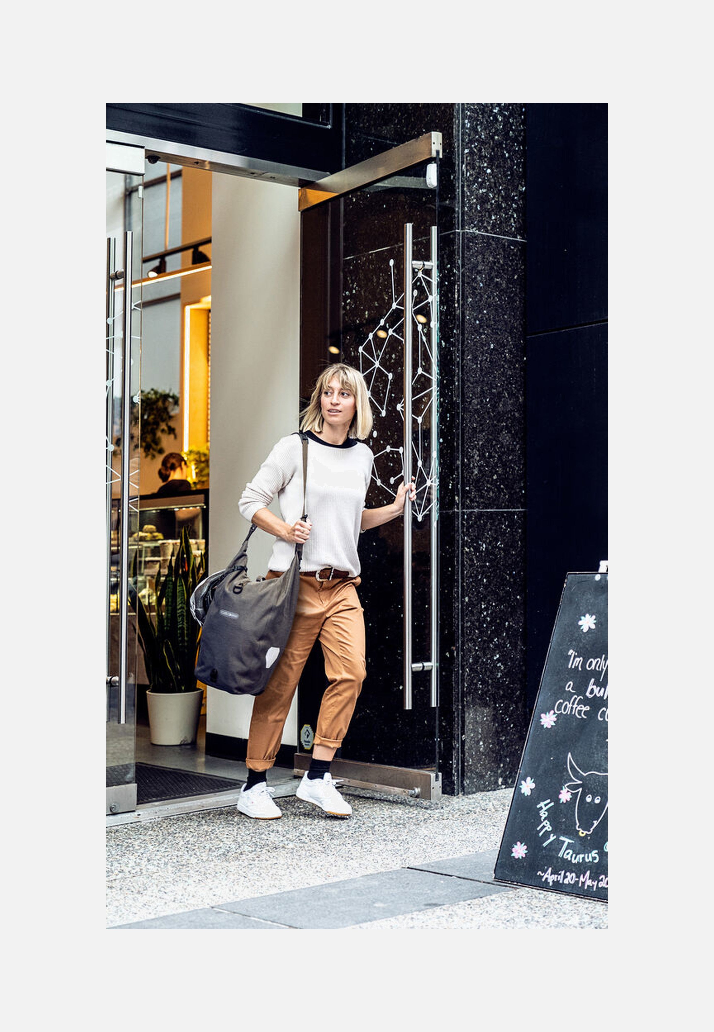 ORTLIEB - Back-Roller Urban Single QL2.1 Pepper - Bike Bag | Neutral-Image