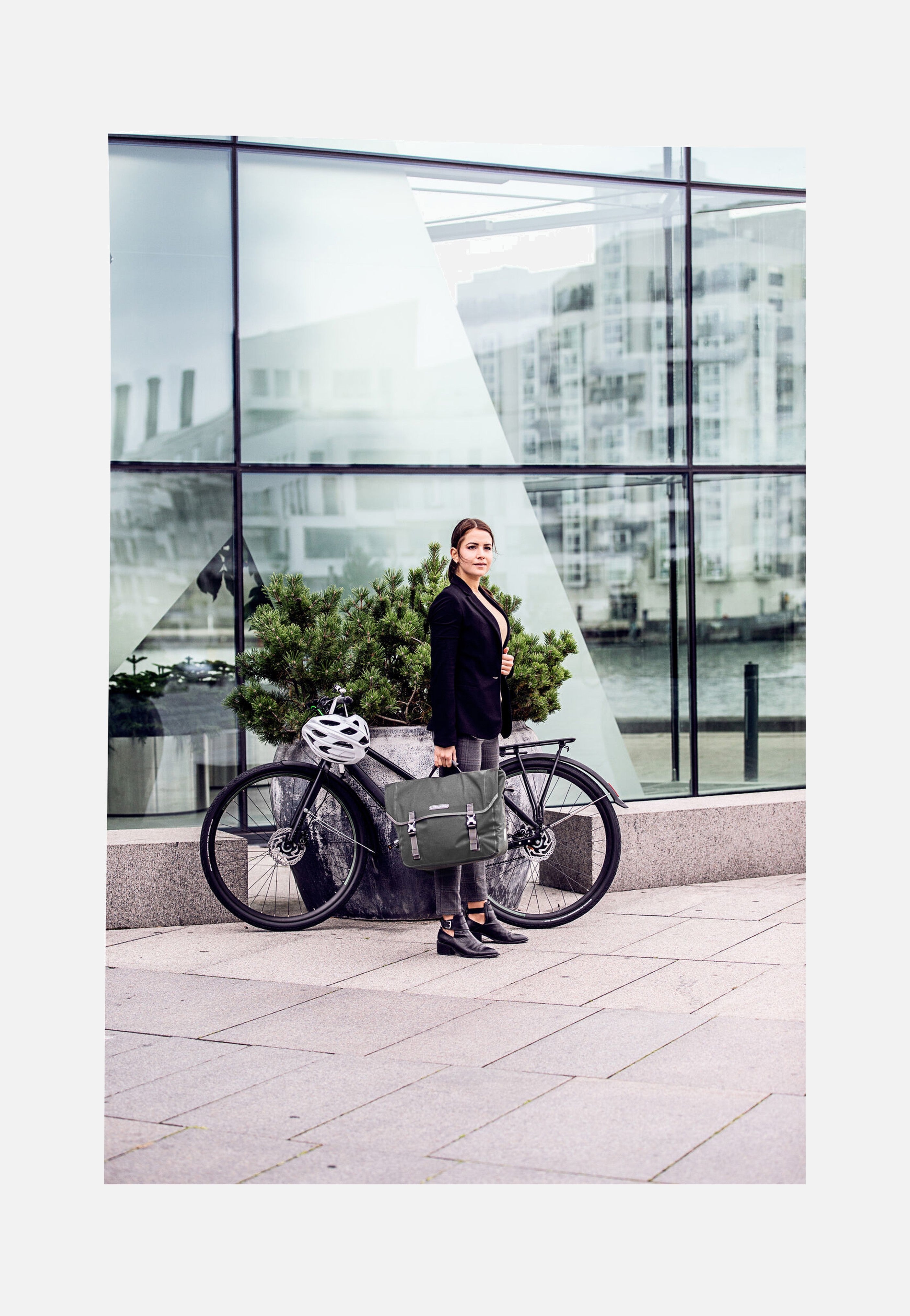 ORTLIEB - Commuter-Bag Urban QL2.1 Pepper - Bike Bag | Neutral-Image