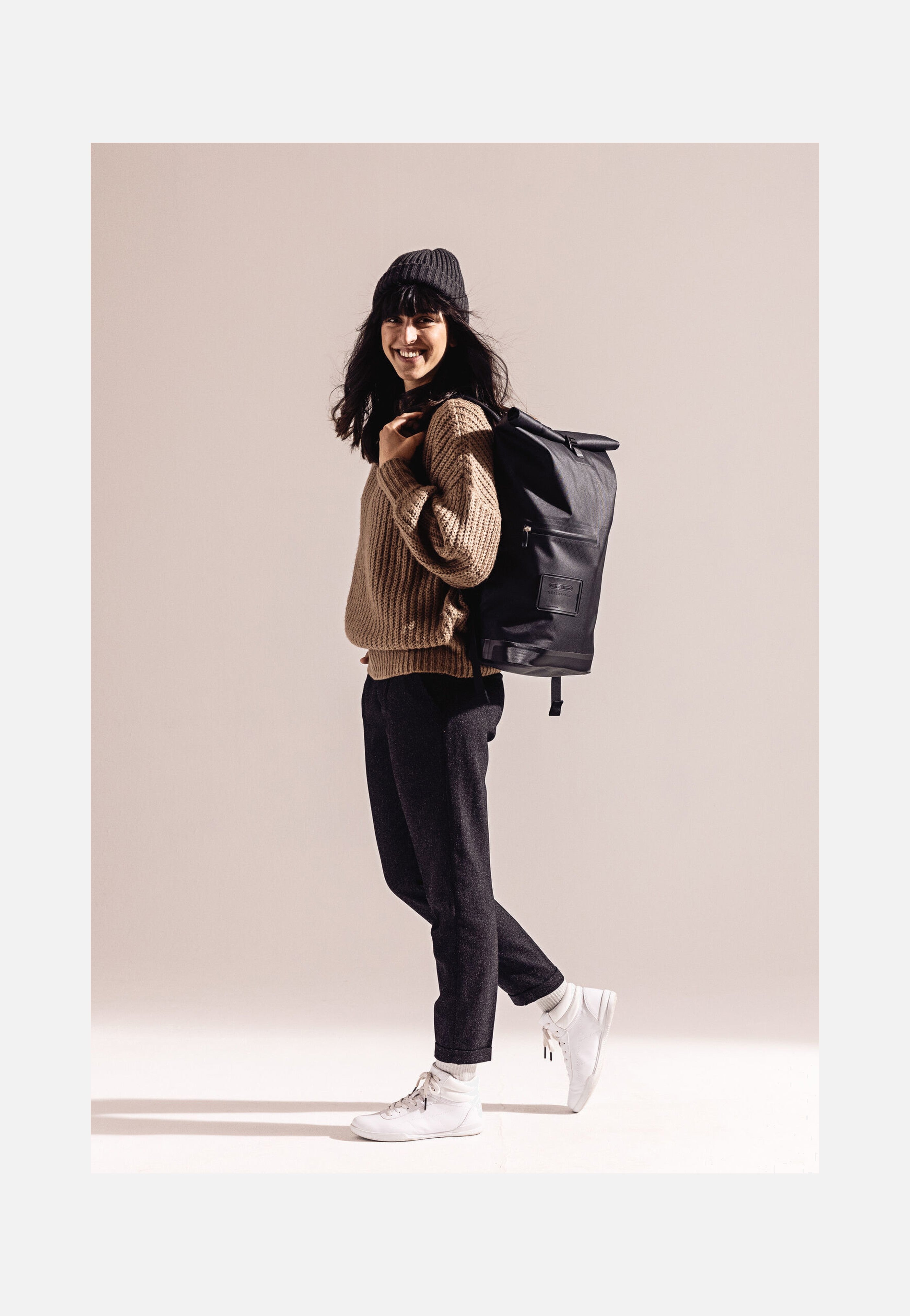 ORTLIEB - Daypack Metrosphere Black Embossed - Rolltop Backpack | Neutral-Image