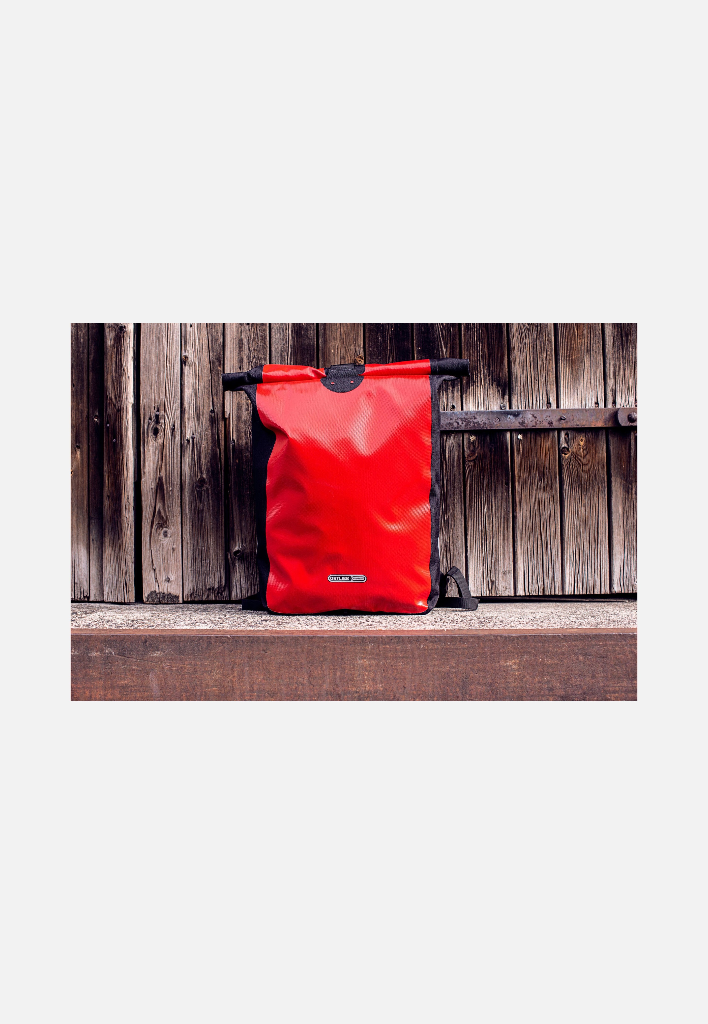 ORTLIEB - Messenger-Bag Rot Schwarz - Rolltop Backpack | Neutral-Image