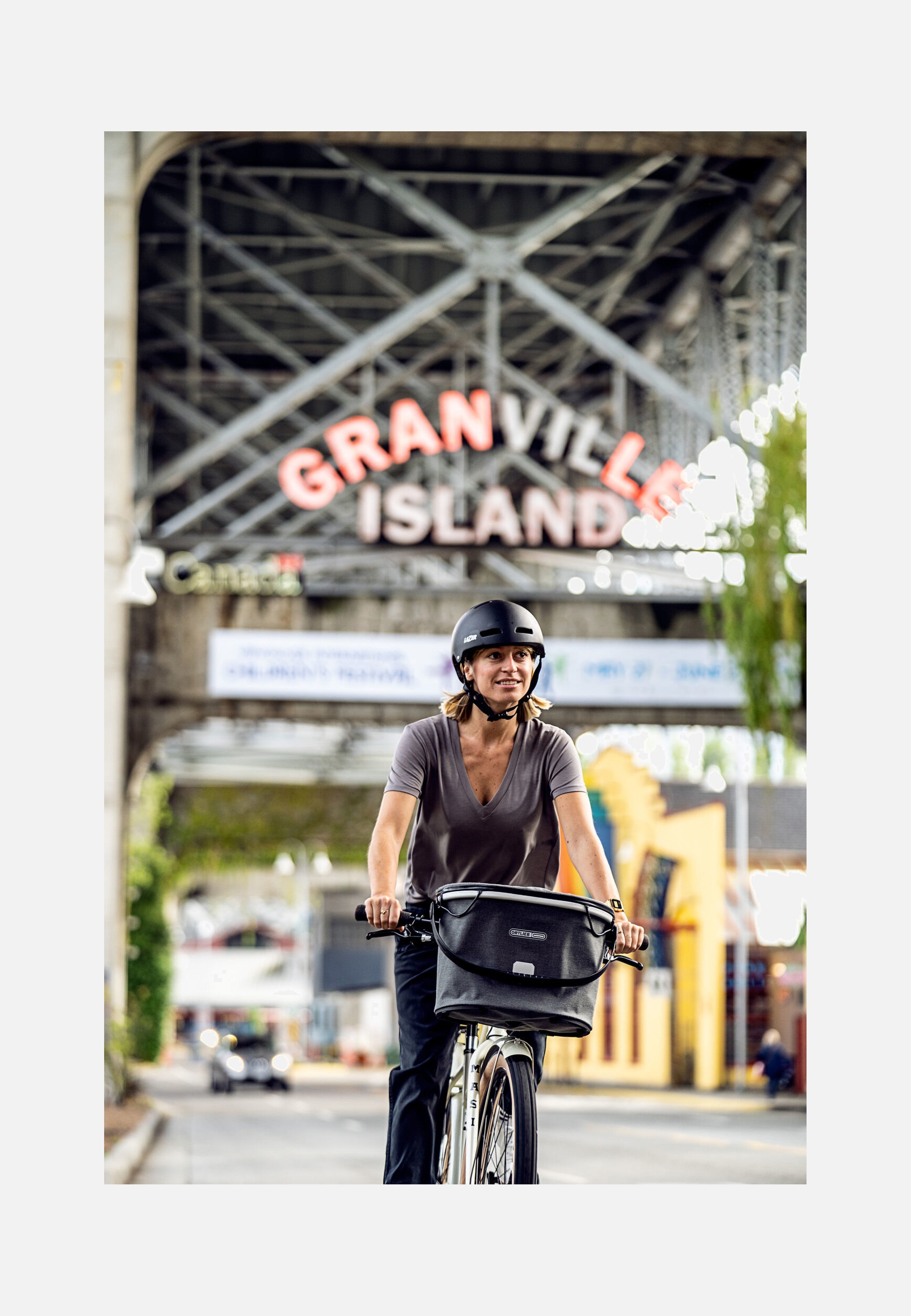 ORTLIEB - Up-Town Urban Pepper - Bike Basket | Neutral-Image