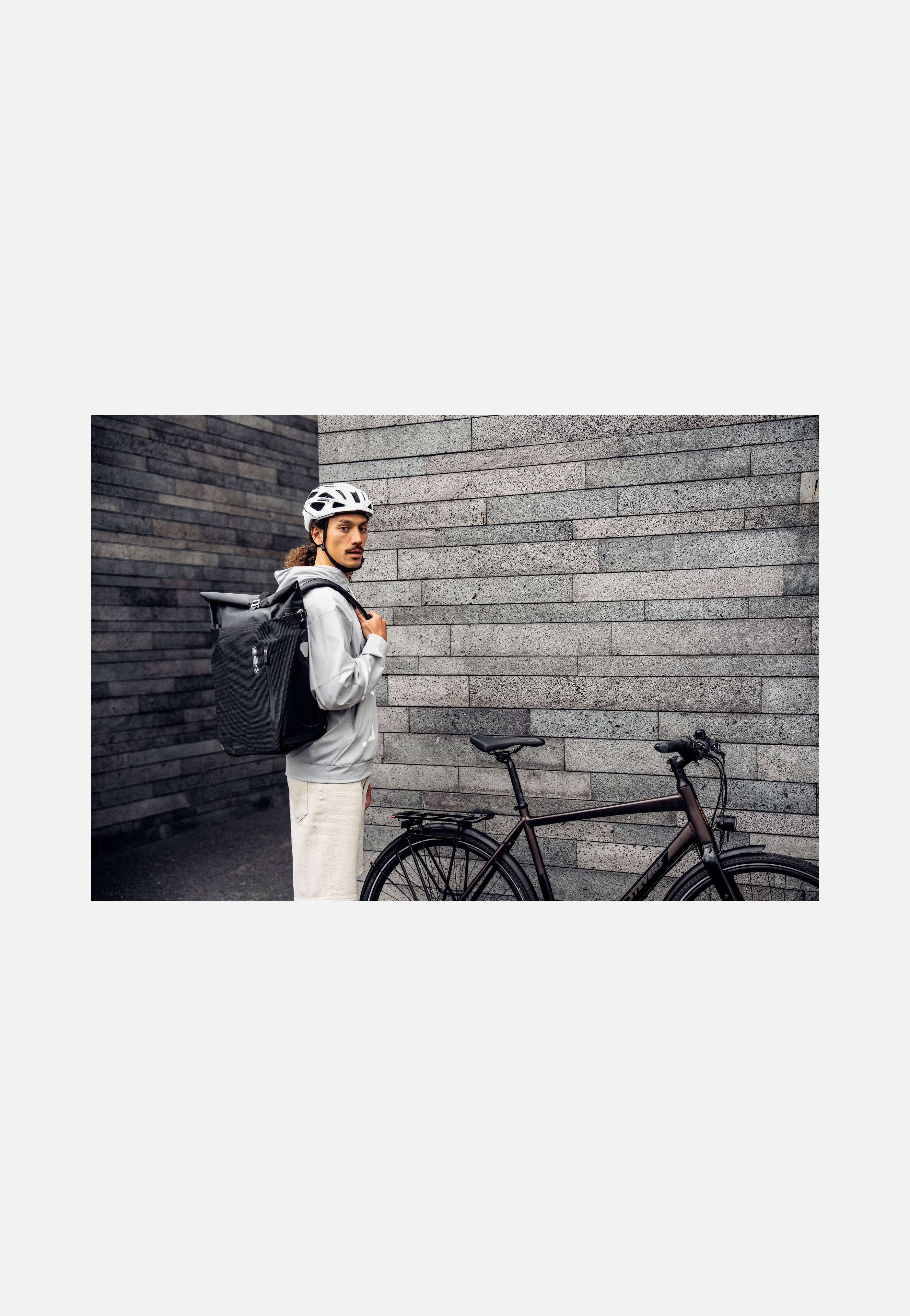 ORTLIEB - Vario PS High Visibility Schwarz - Bag | Neutral-Image