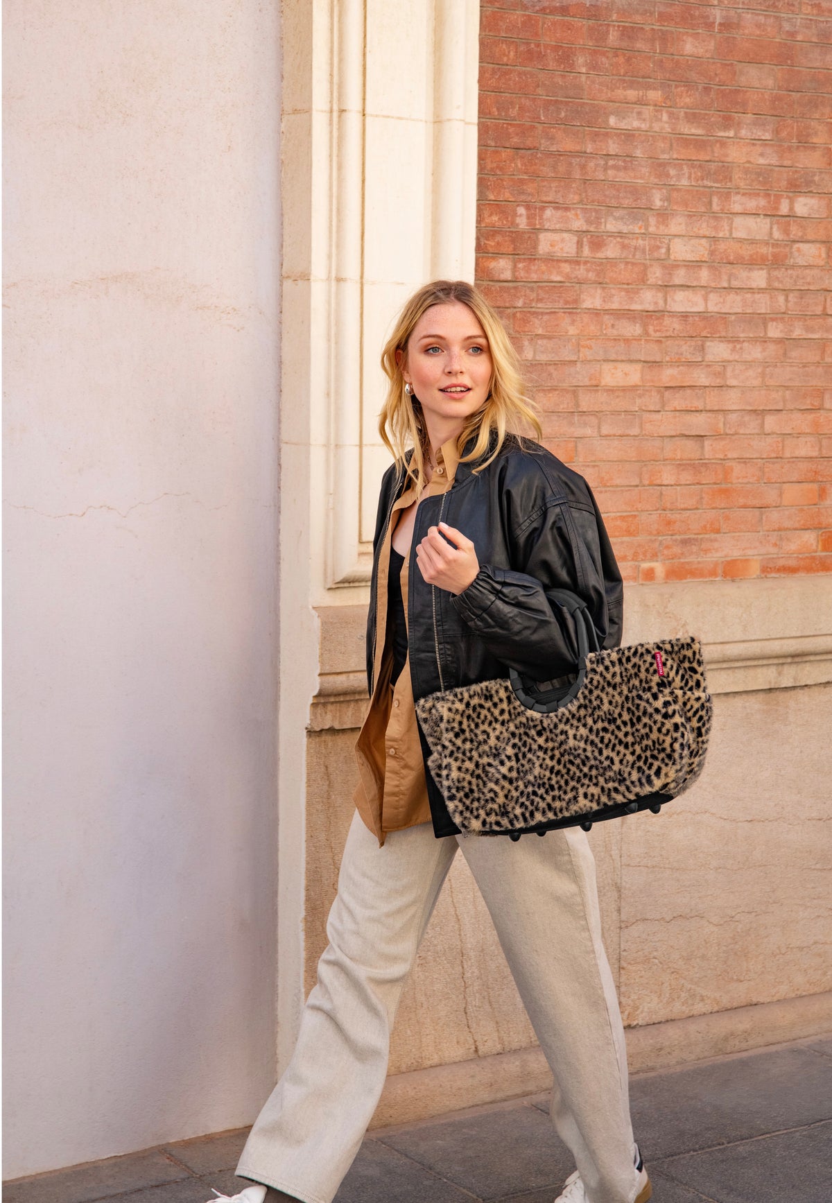 reisenthel Loopshopper M Leo Fake Fur Shopping Basket