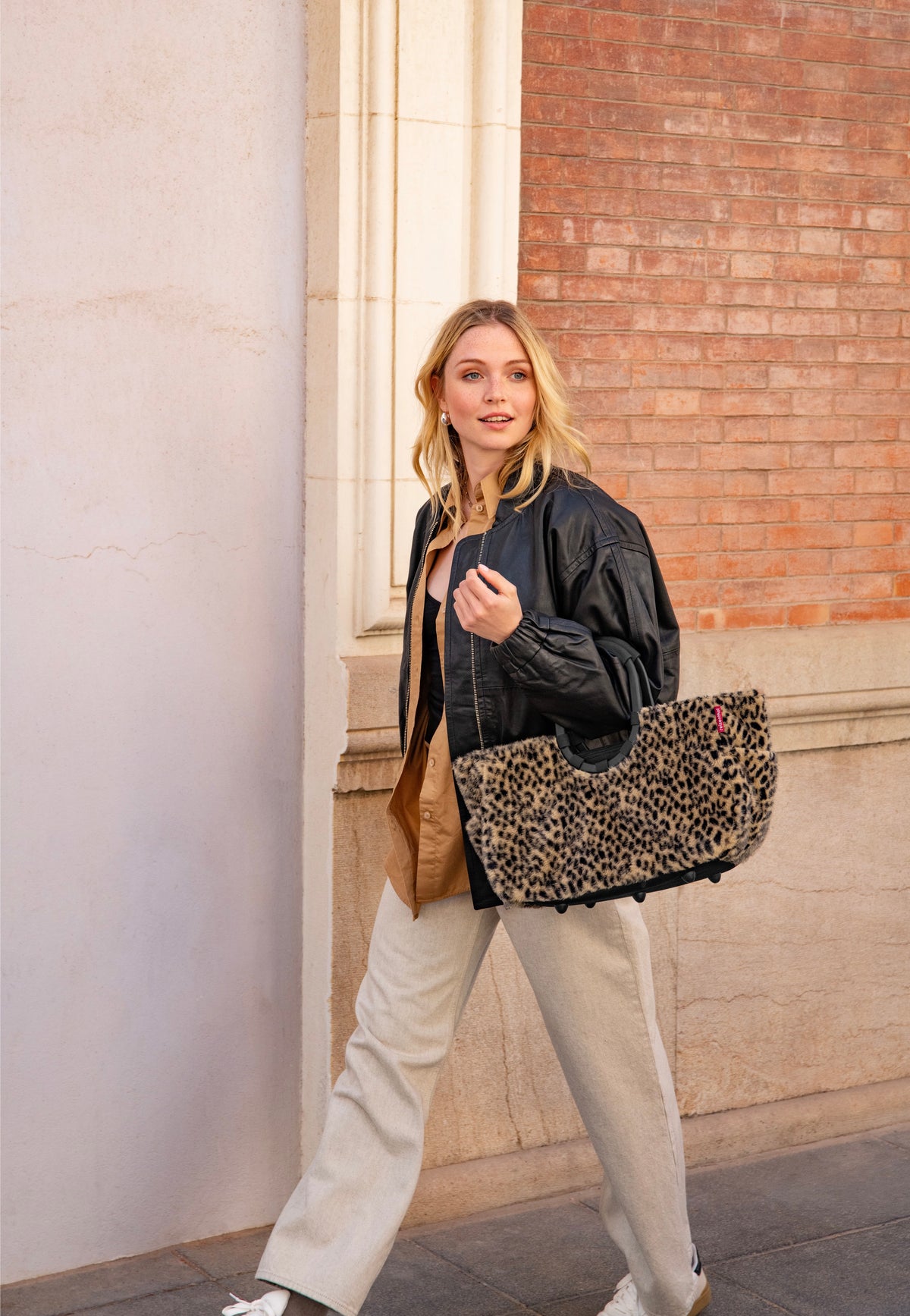 reisenthel Loopshopper M Leo Fake Fur Shopping Basket