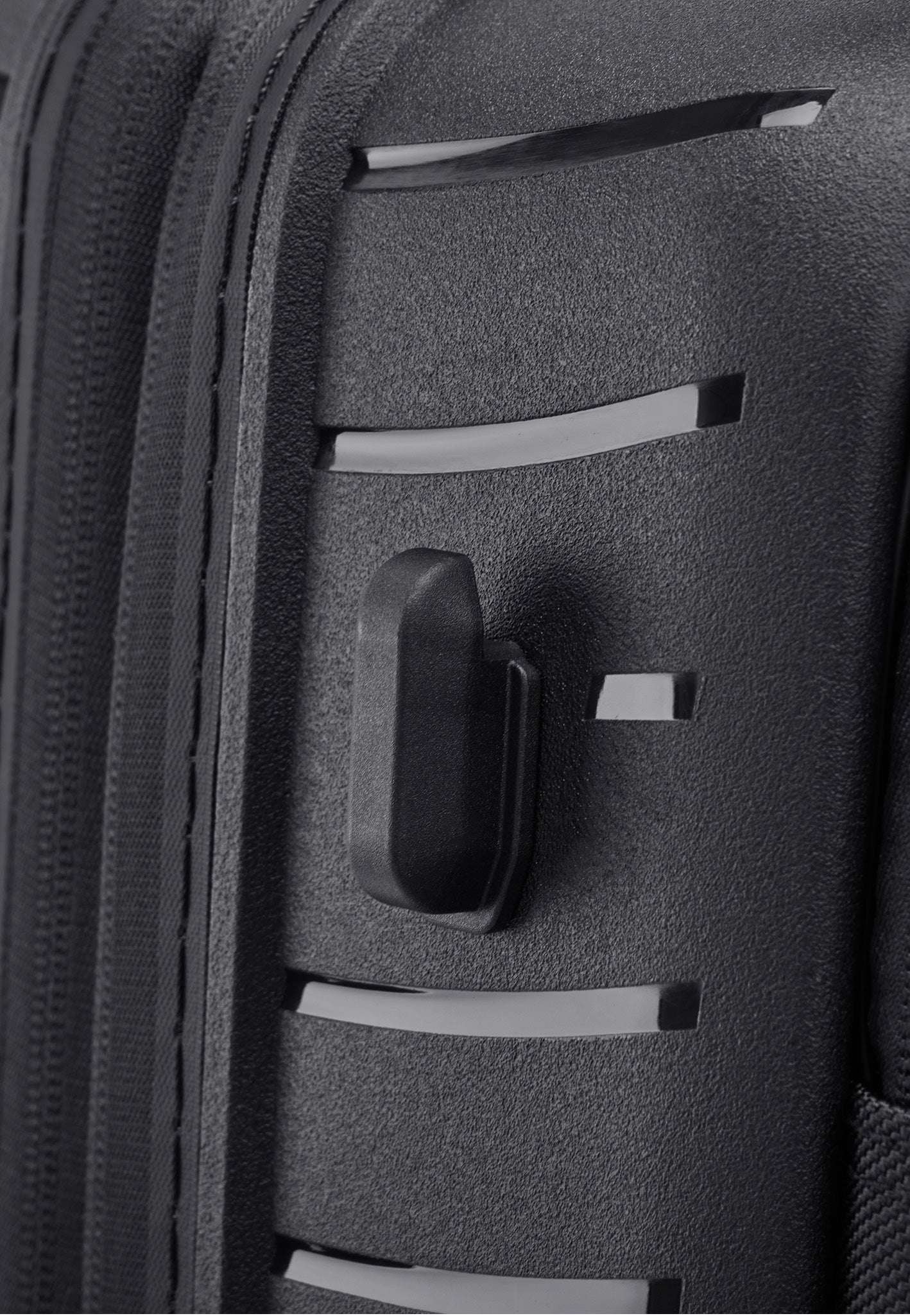 Stratic Novium ML Trolley M Black Suitcase