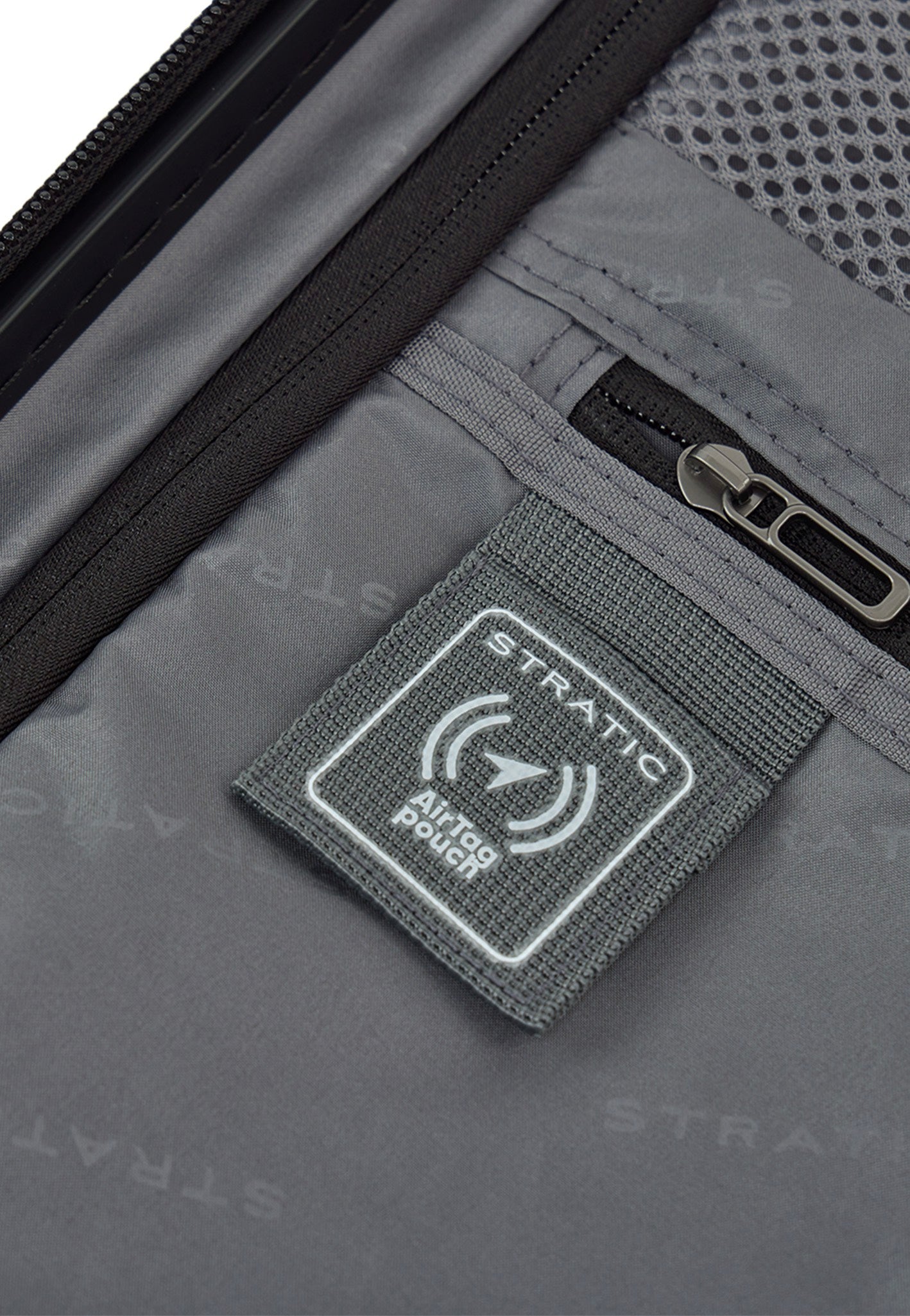 Stratic Phoenix ML Trolley S Black Suitcase