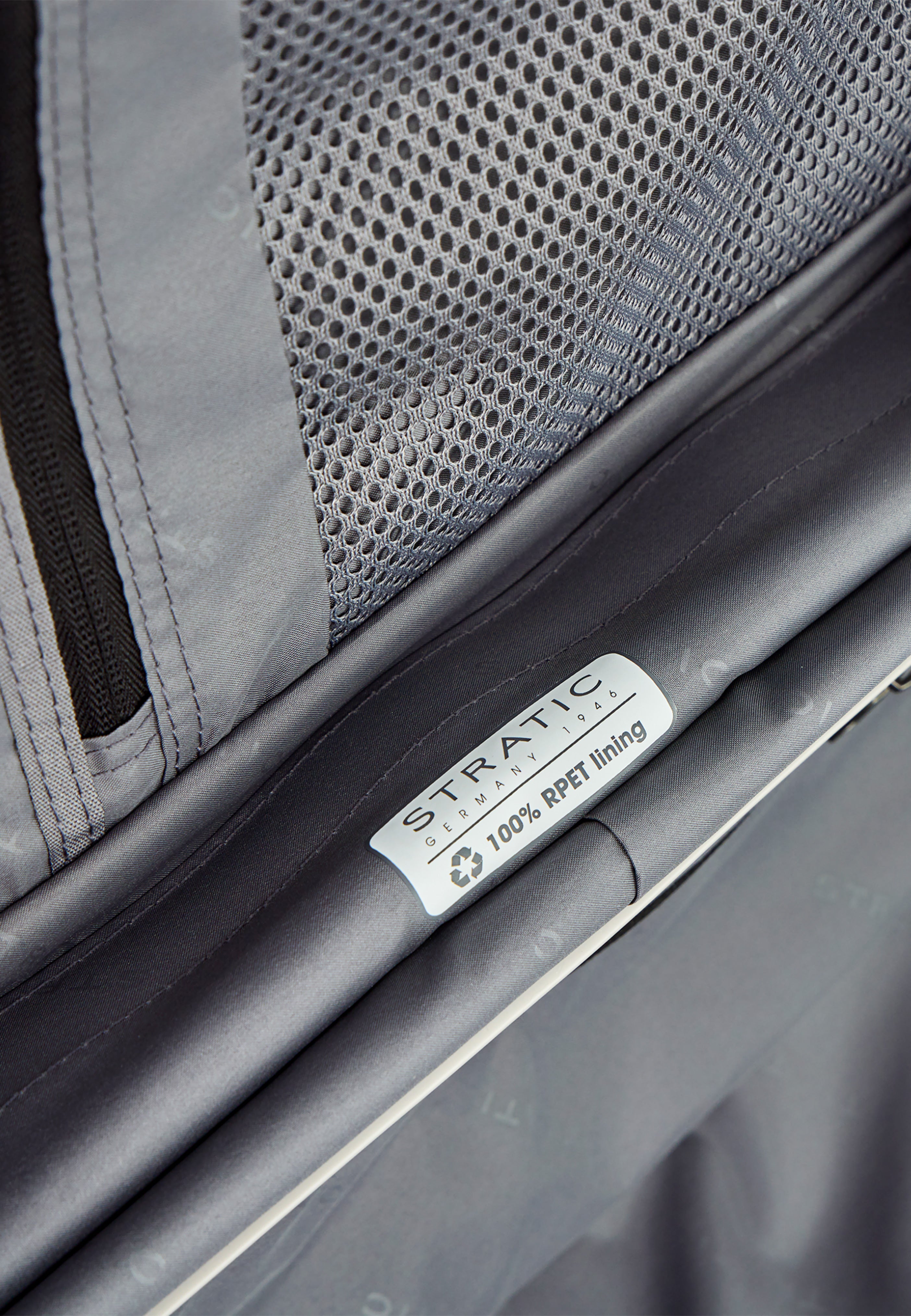 Stratic Phoenix ML Trolley S Champagne Suitcase