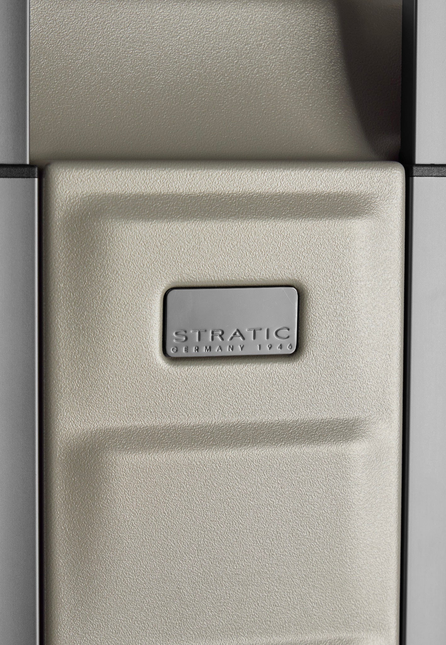 Stratic Phoenix SL Trolley L Champagne Suitcase