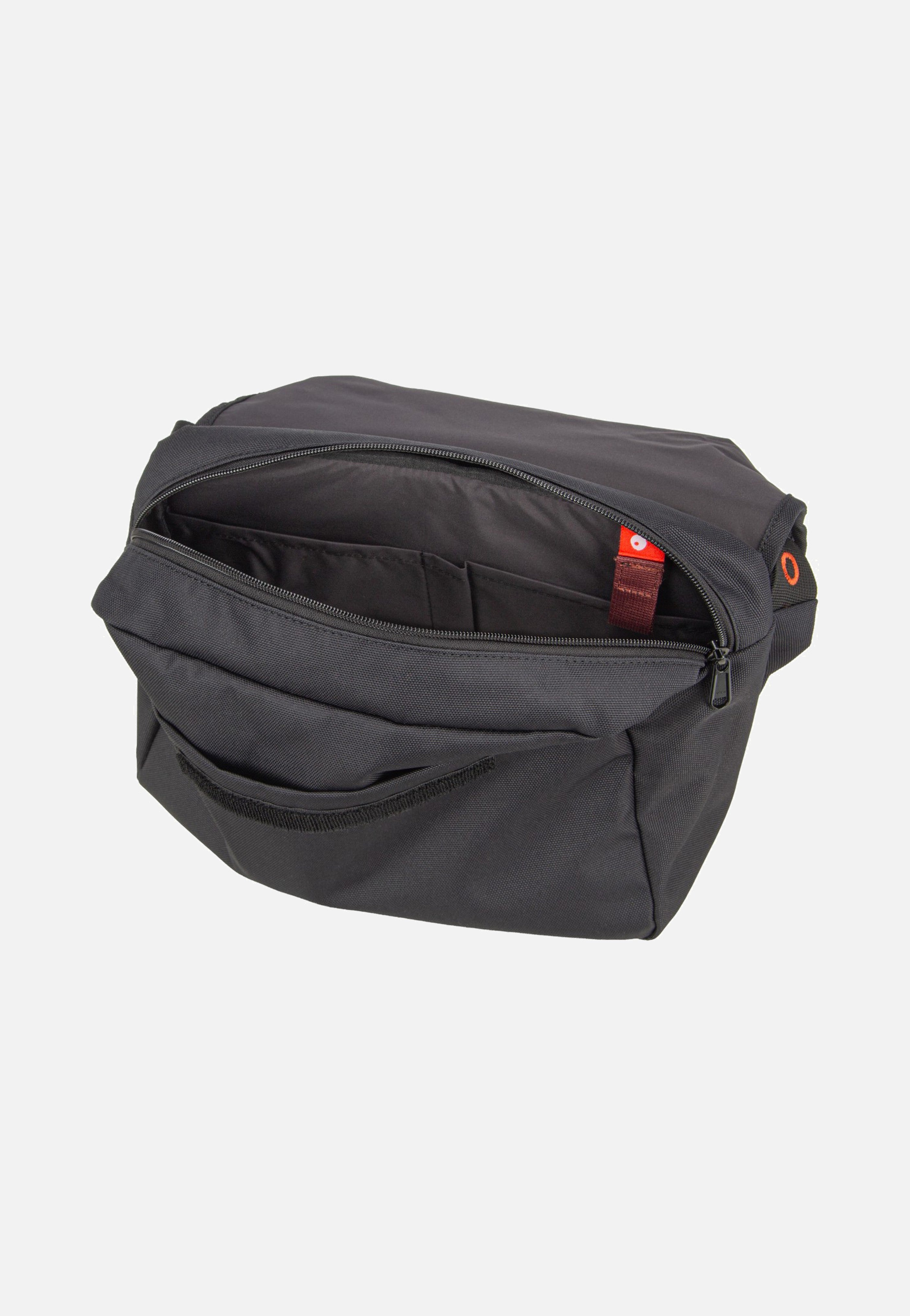 Vaude Coreway Messenger 6 Black Messenger Bag