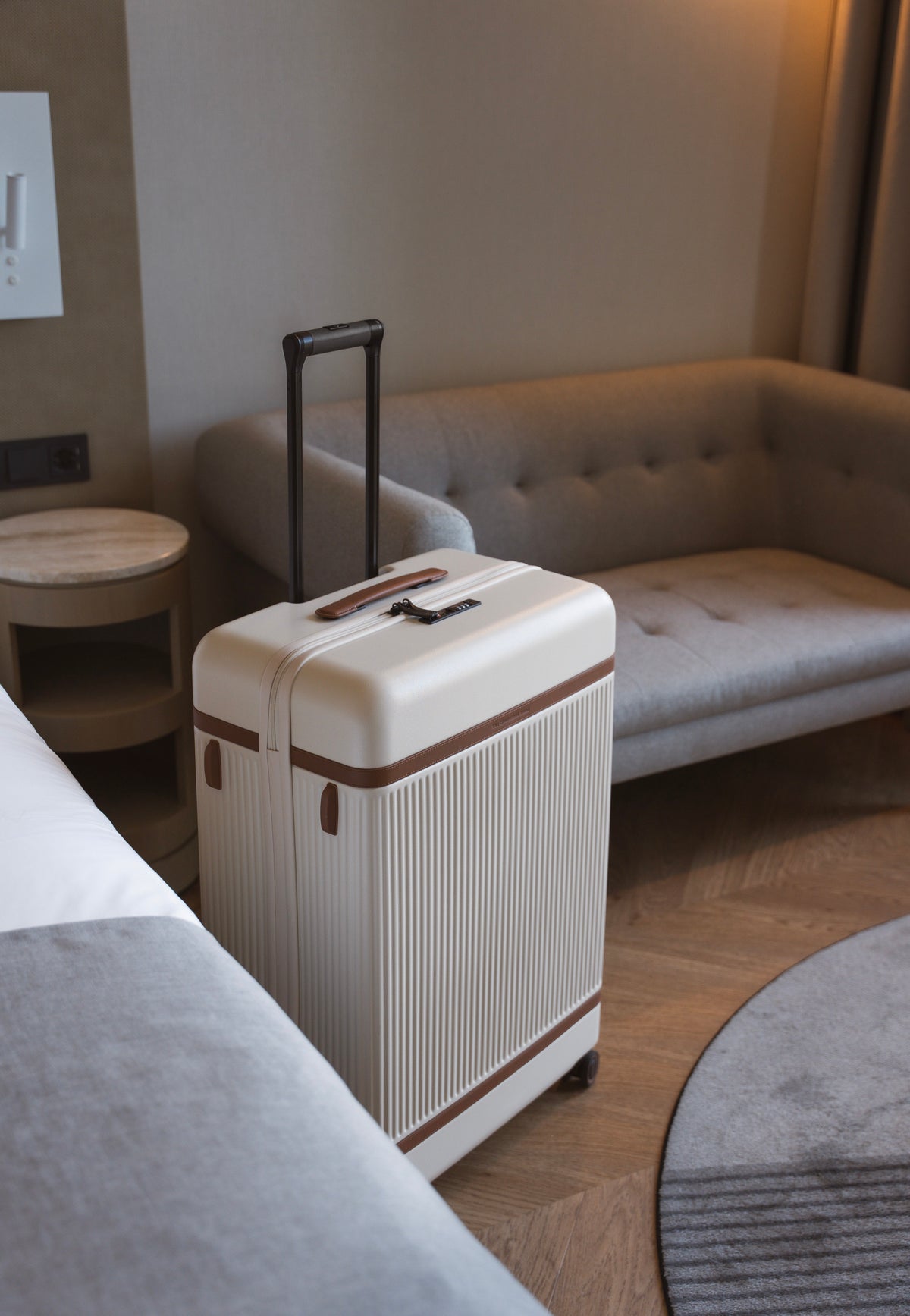 The Chesterfield Brand Zuna Large Sandy Beach Suitcase